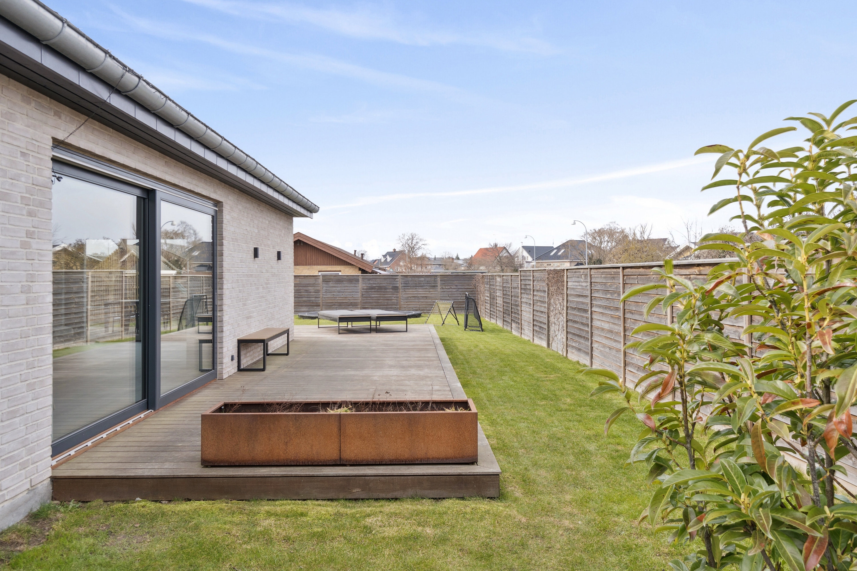 Fremhævet udendørs billede i fuldskærmstilstand. Billede af Ejstrupvej 14, 2650 Hvidovre