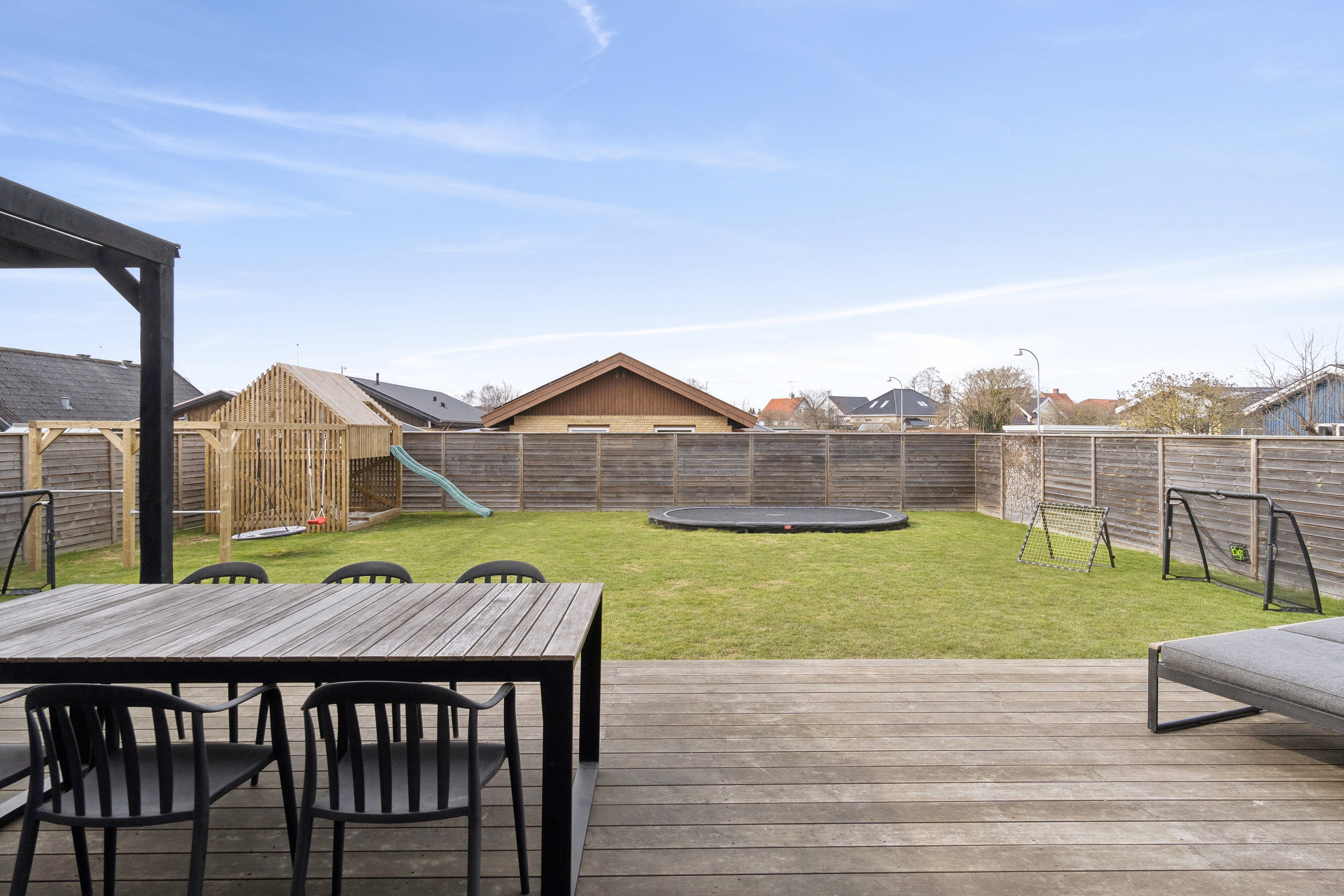 Fremhævet terrasse billede i fuldskærmstilstand. Billede af Ejstrupvej 14, 2650 Hvidovre