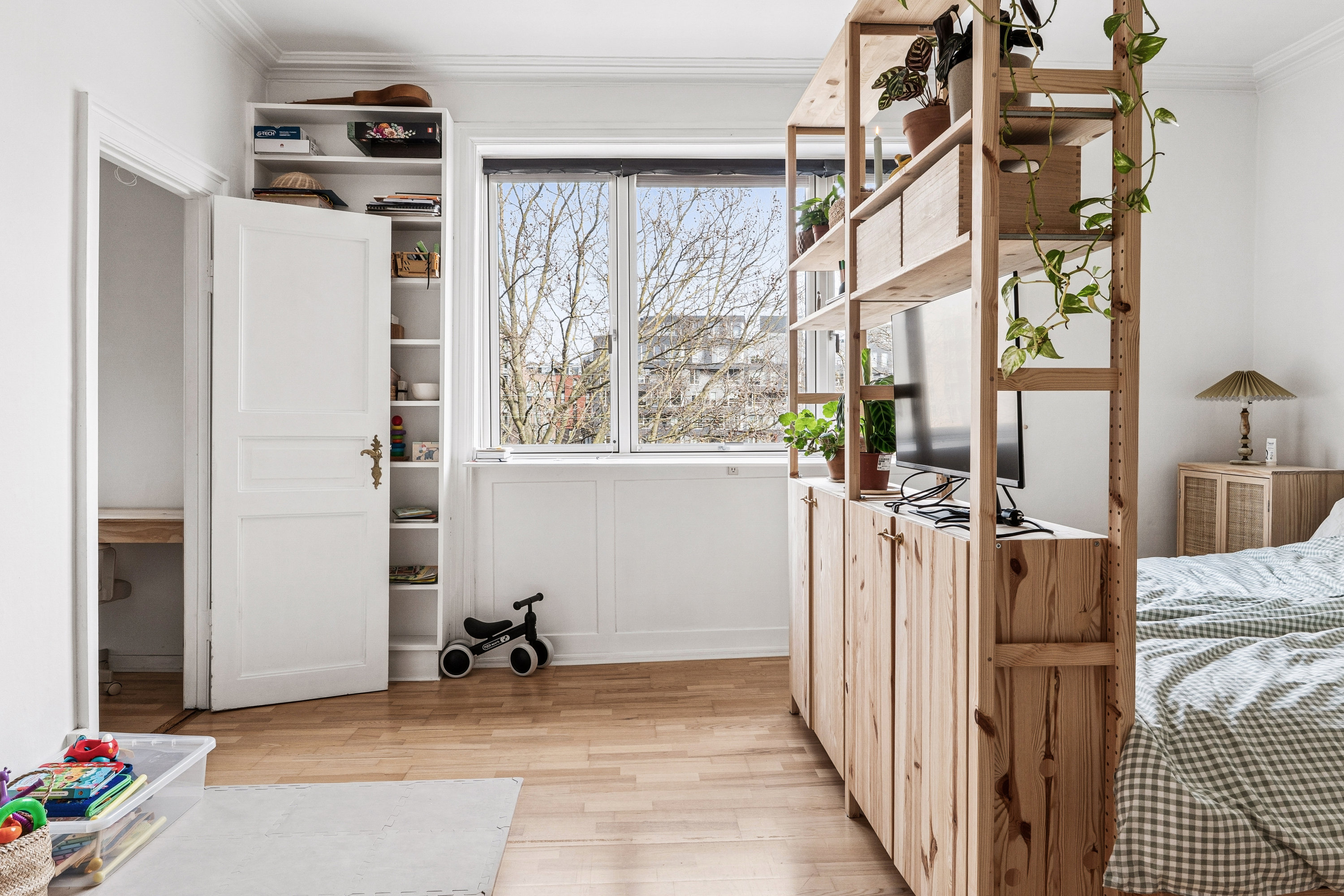 Fremhævet værelse billede i fuldskærmstilstand. Billede af Østbanegade 33, 2. 1., 2100 København Ø