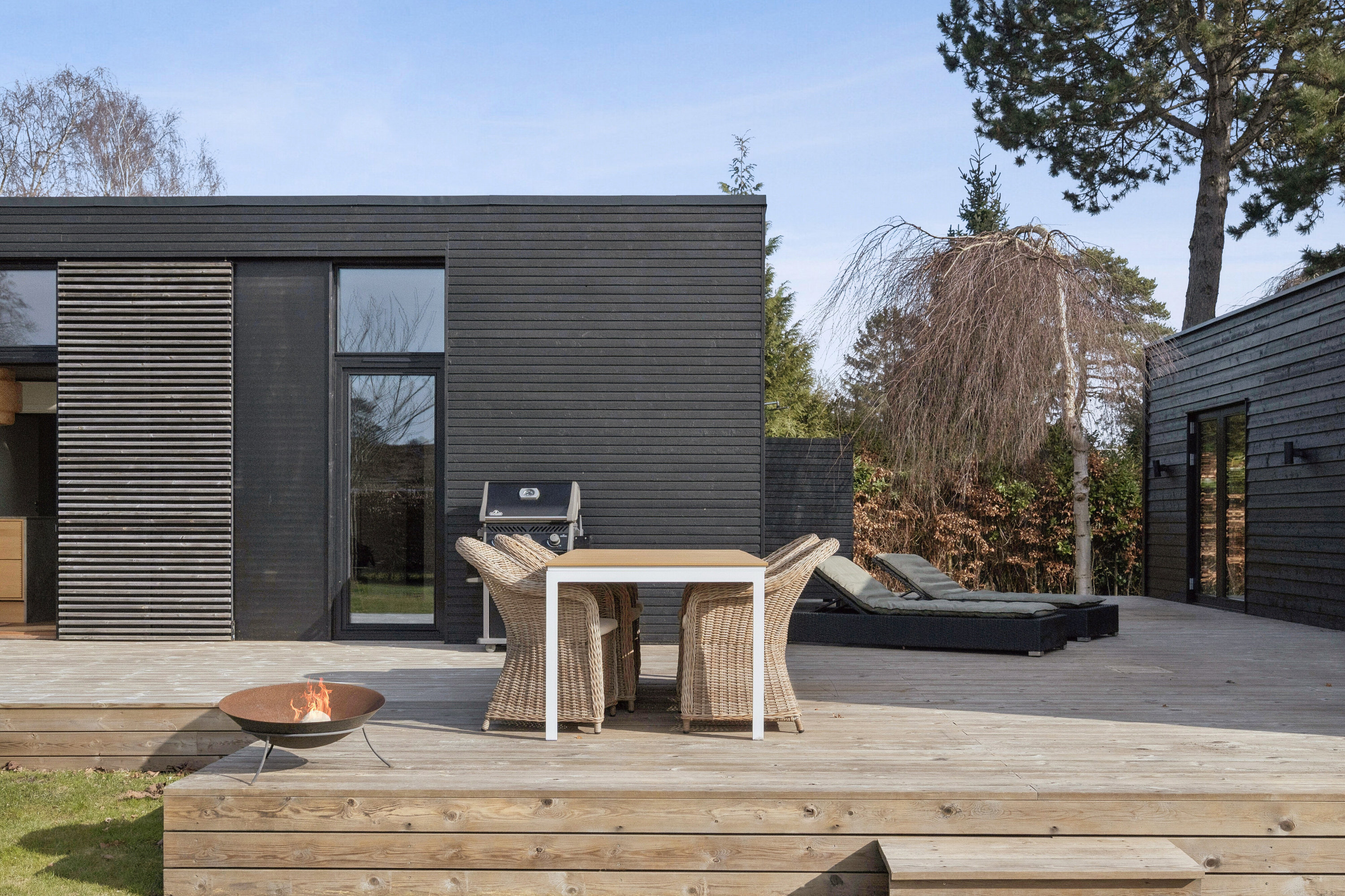 Fremhævet set fra haven billede i fuldskærmstilstand. Billede af Tennisvej 5, 3100 Hornbæk