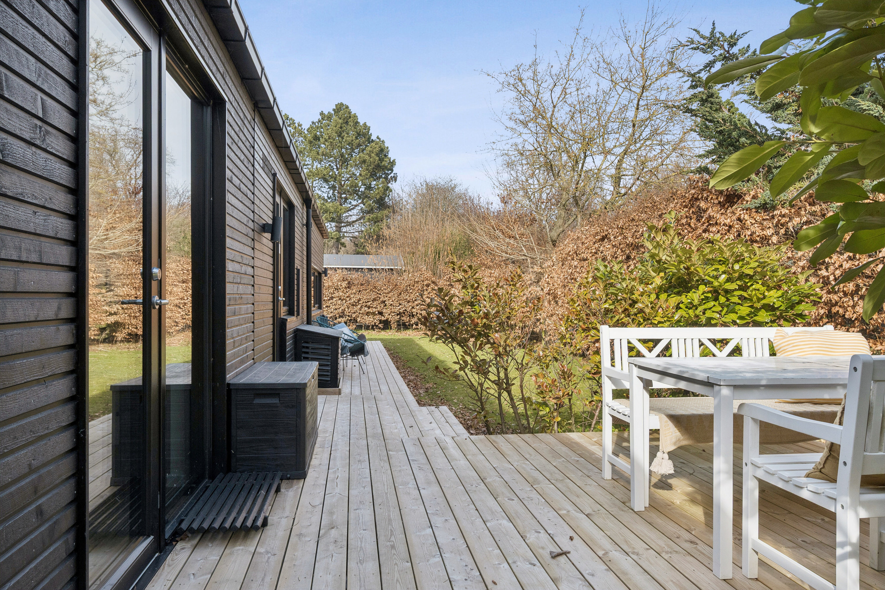 Fremhævet set fra haven billede i fuldskærmstilstand. Billede af Tennisvej 5, 3100 Hornbæk