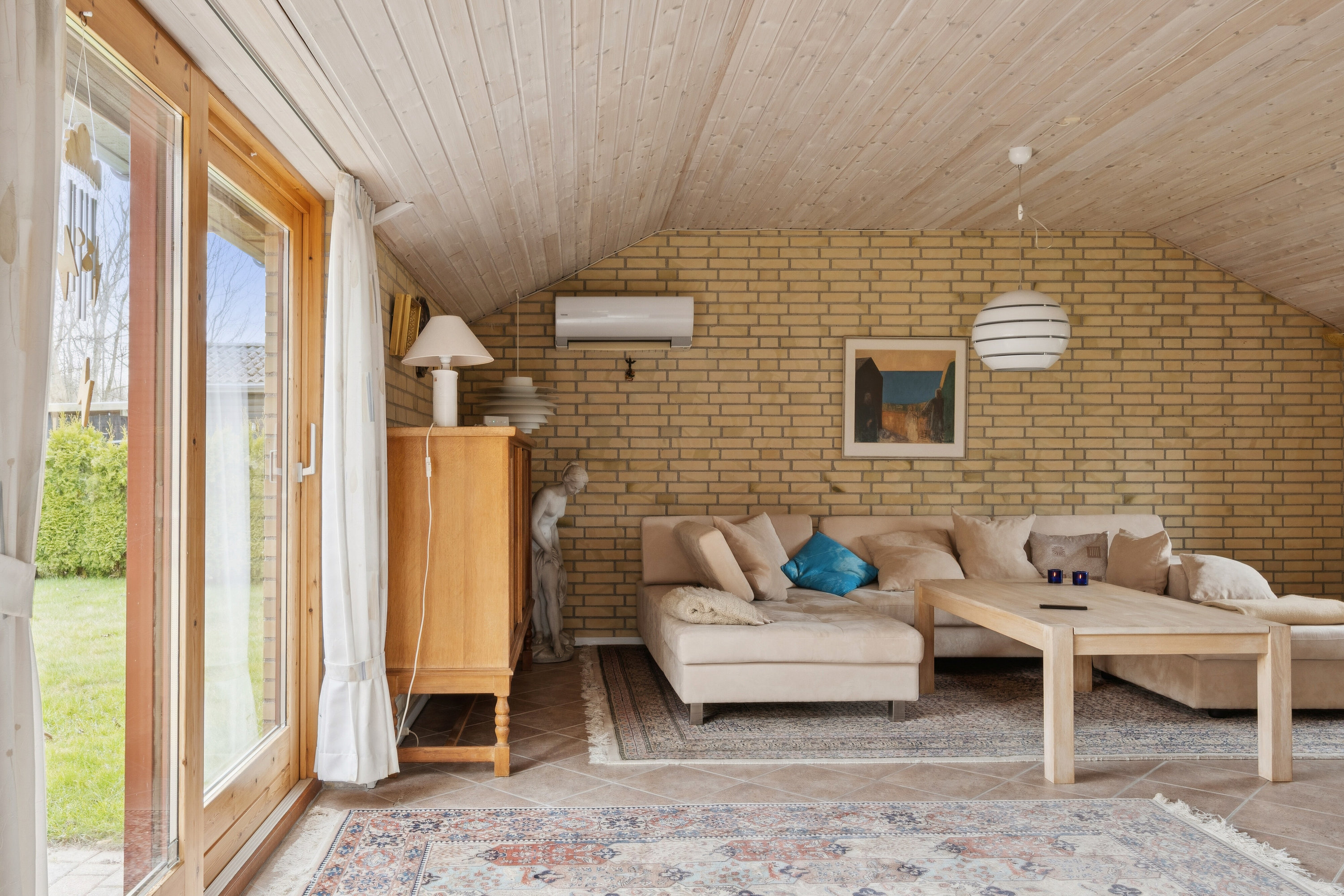 Fremhævet indendørs billede i fuldskærmstilstand. Billede af Skovduevej 11, Villingerød, 3120 Dronningmølle