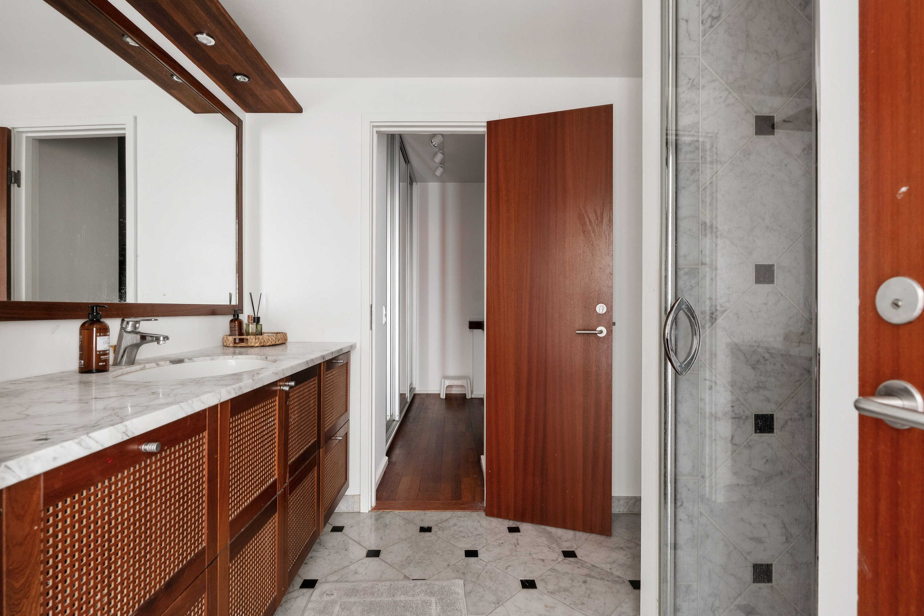 Fremhævet badeværelse billede i fuldskærmstilstand. Billede af Kystvej 20, st.. 7., 3100 Hornbæk