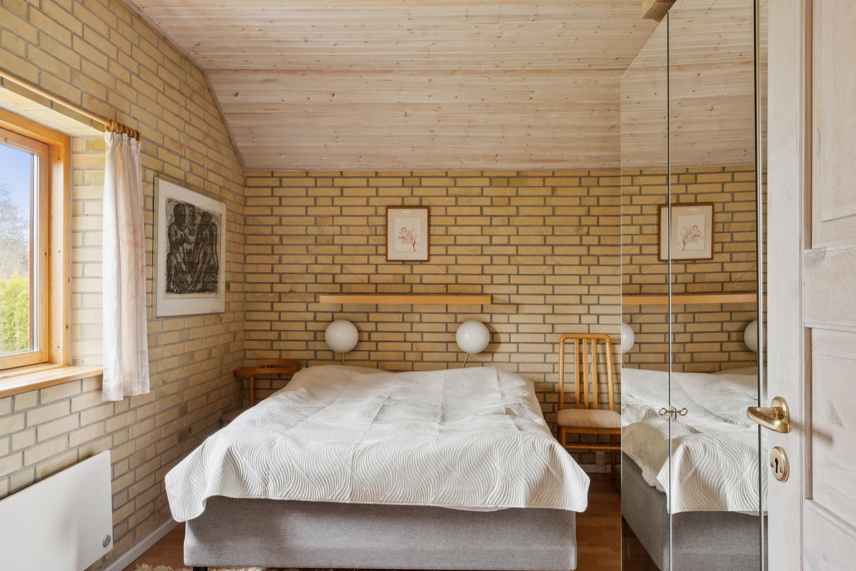 Fremhævet indendørs billede i fuldskærmstilstand. Billede af Skovduevej 11, Villingerød, 3120 Dronningmølle