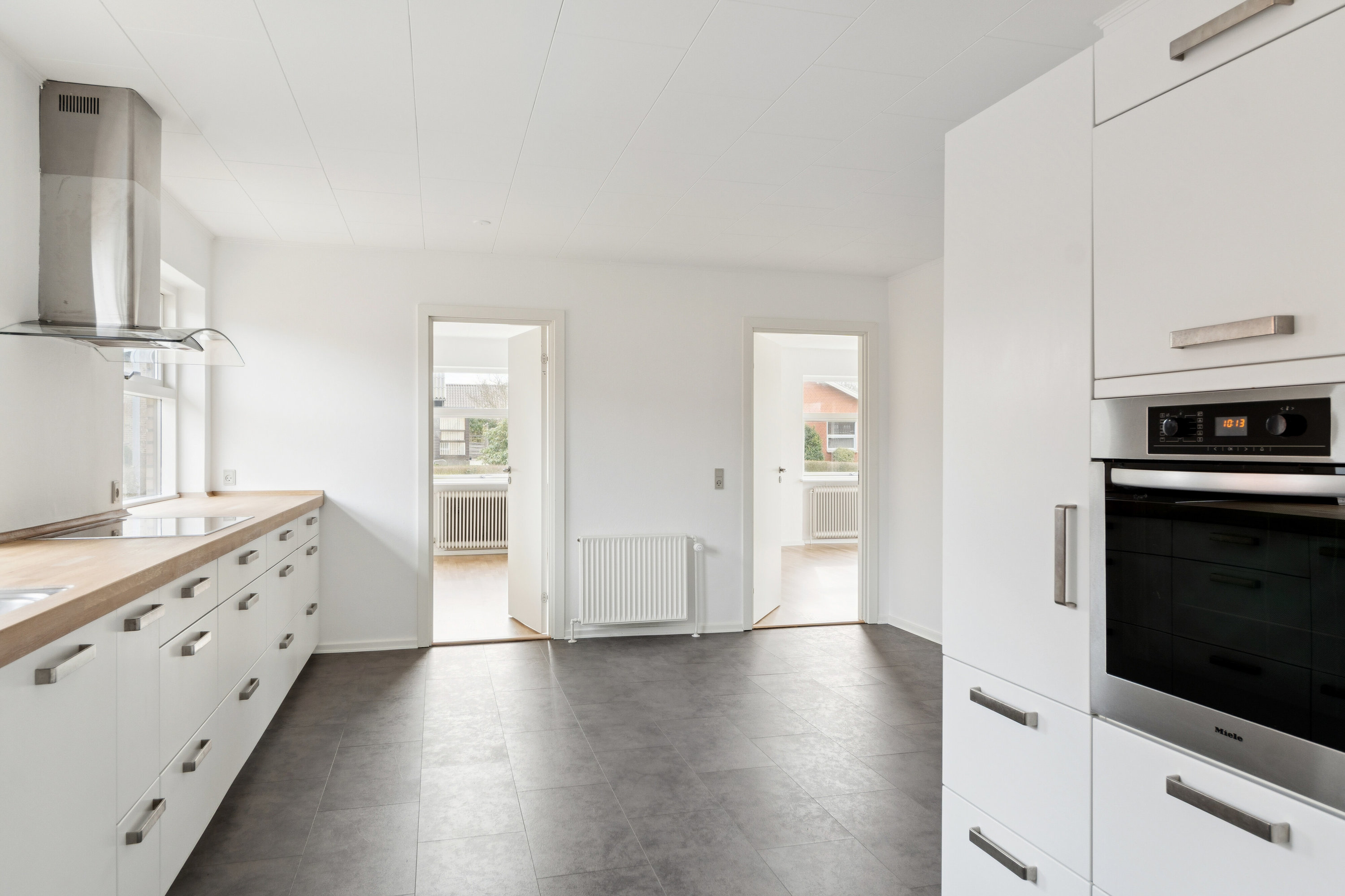 Fremhævet køkken billede i fuldskærmstilstand. Billede af Hasselvej 4, 7441 Bording