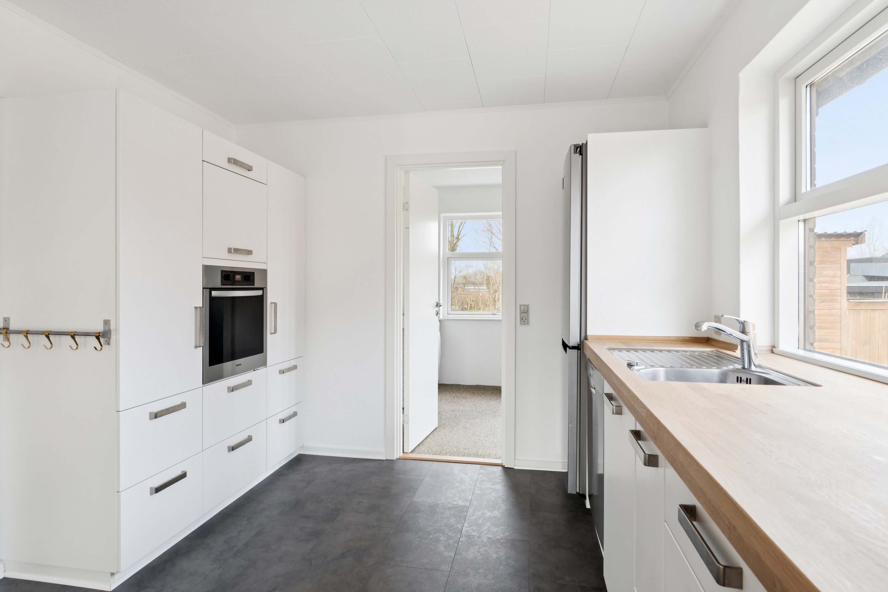 Fremhævet køkken billede i fuldskærmstilstand. Billede af Hasselvej 4, 7441 Bording