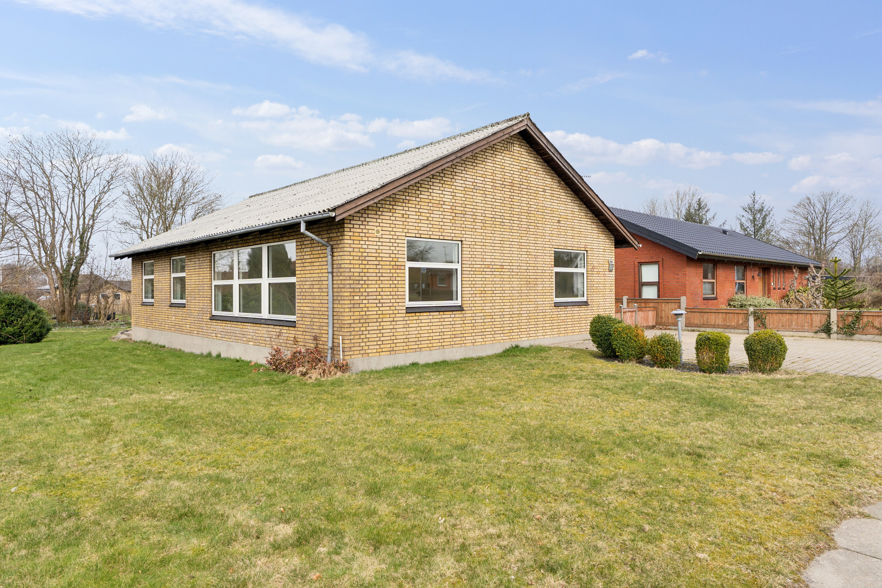 Fremhævet set fra vejen billede i fuldskærmstilstand. Billede af Hasselvej 4, 7441 Bording