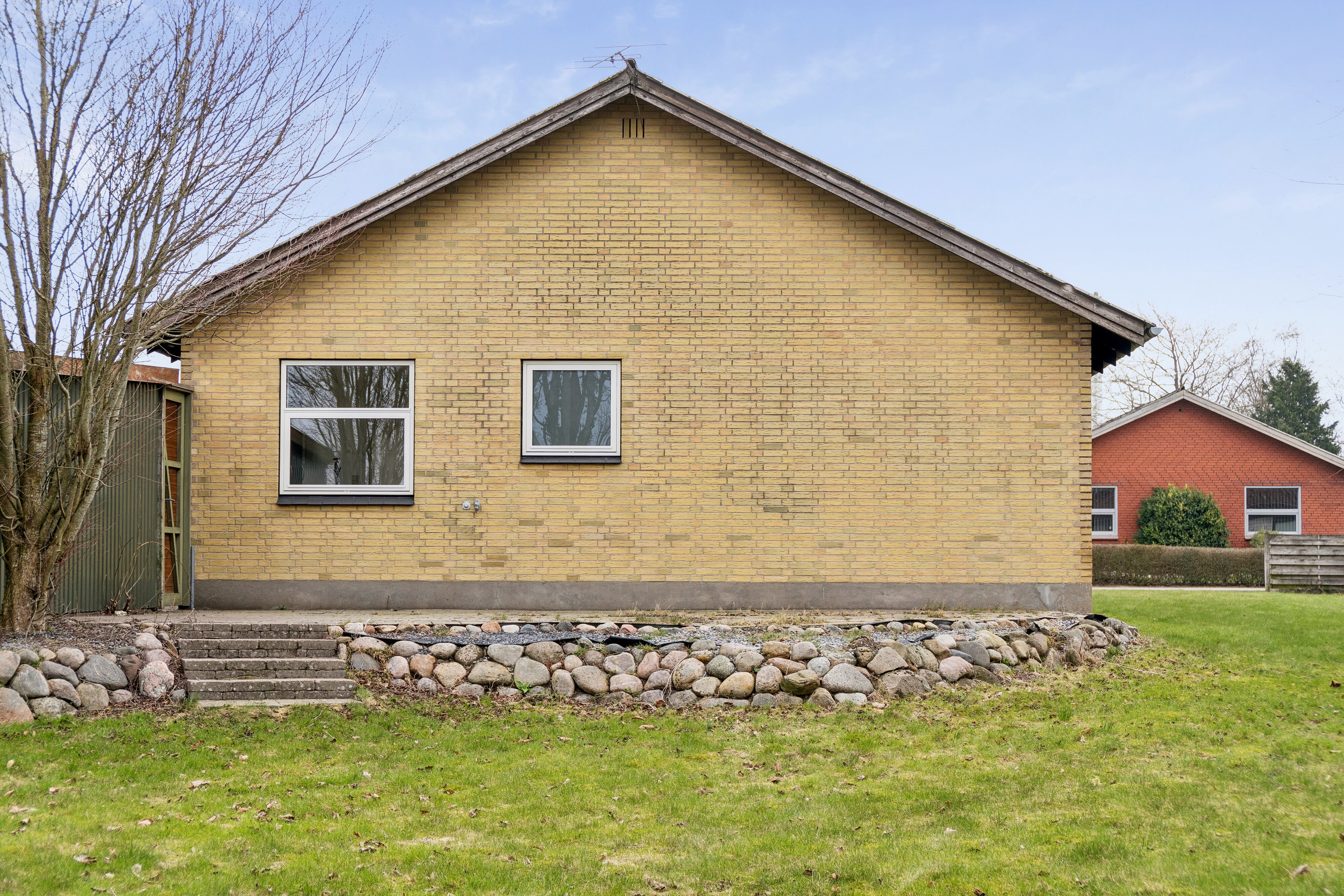 Fremhævet set fra haven billede i fuldskærmstilstand. Billede af Hasselvej 4, 7441 Bording