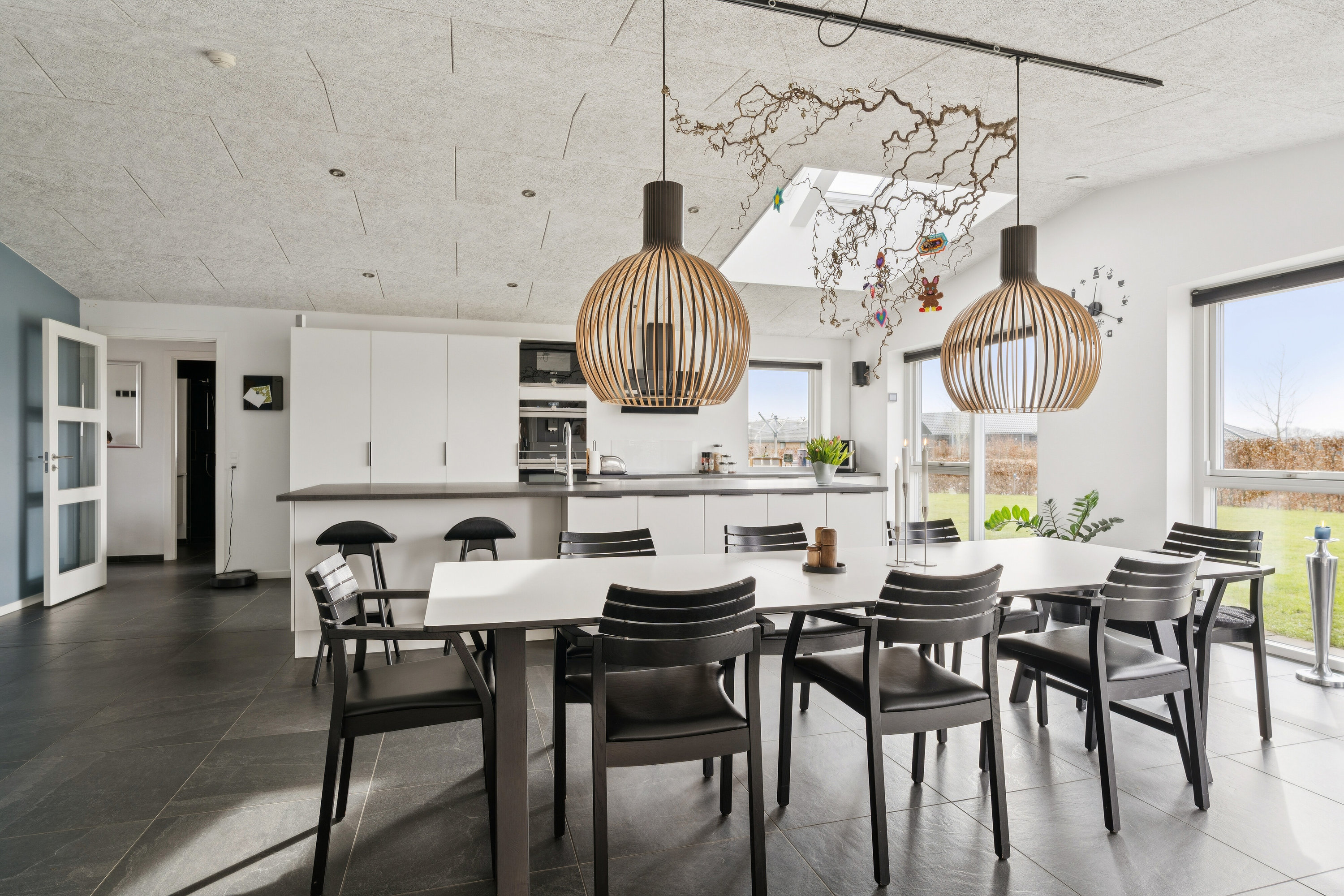 Fremhævet spisestue billede i fuldskærmstilstand. Billede af Tusindbenet 24, 7190 Billund