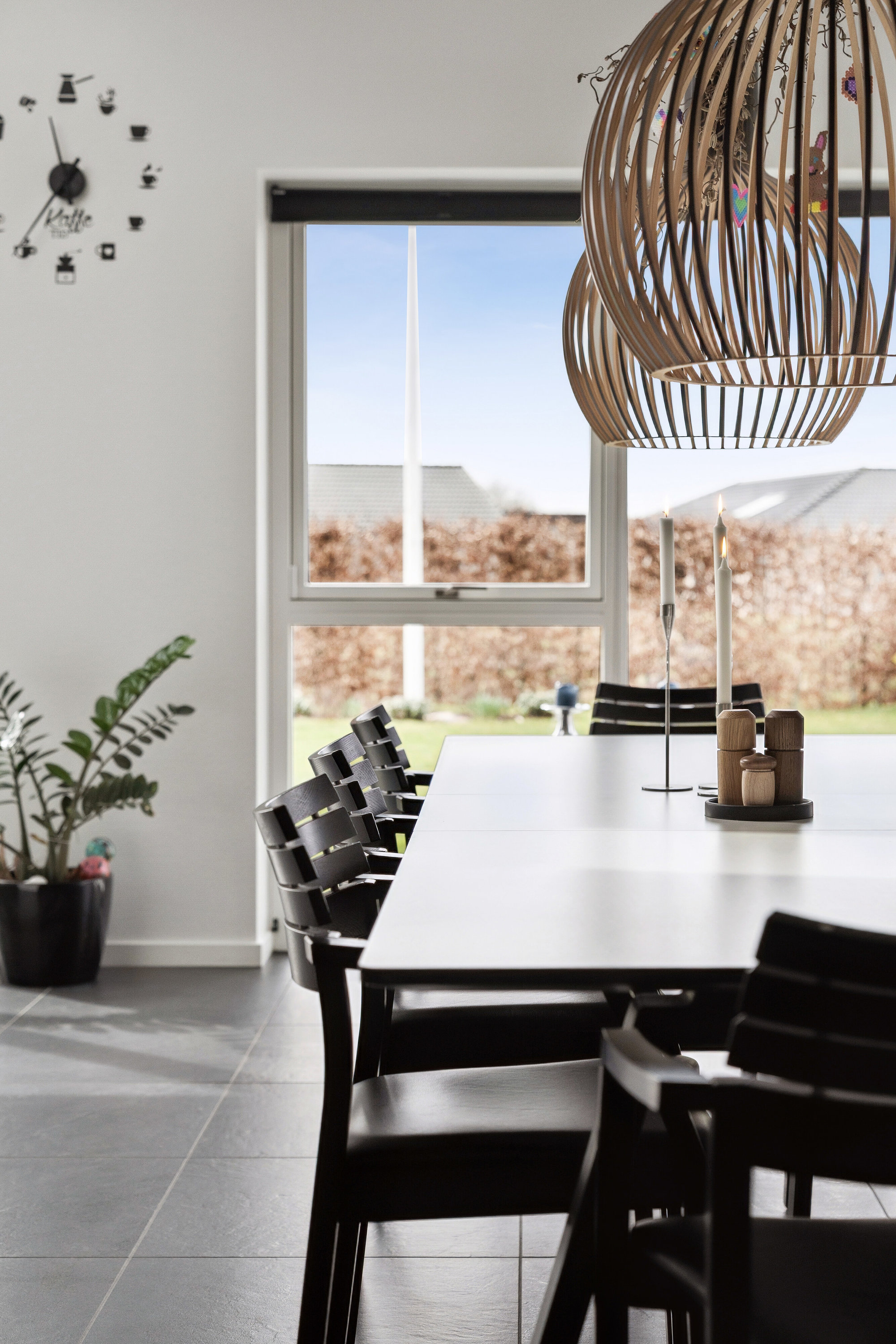 Fremhævet spisestue billede i fuldskærmstilstand. Billede af Tusindbenet 24, 7190 Billund