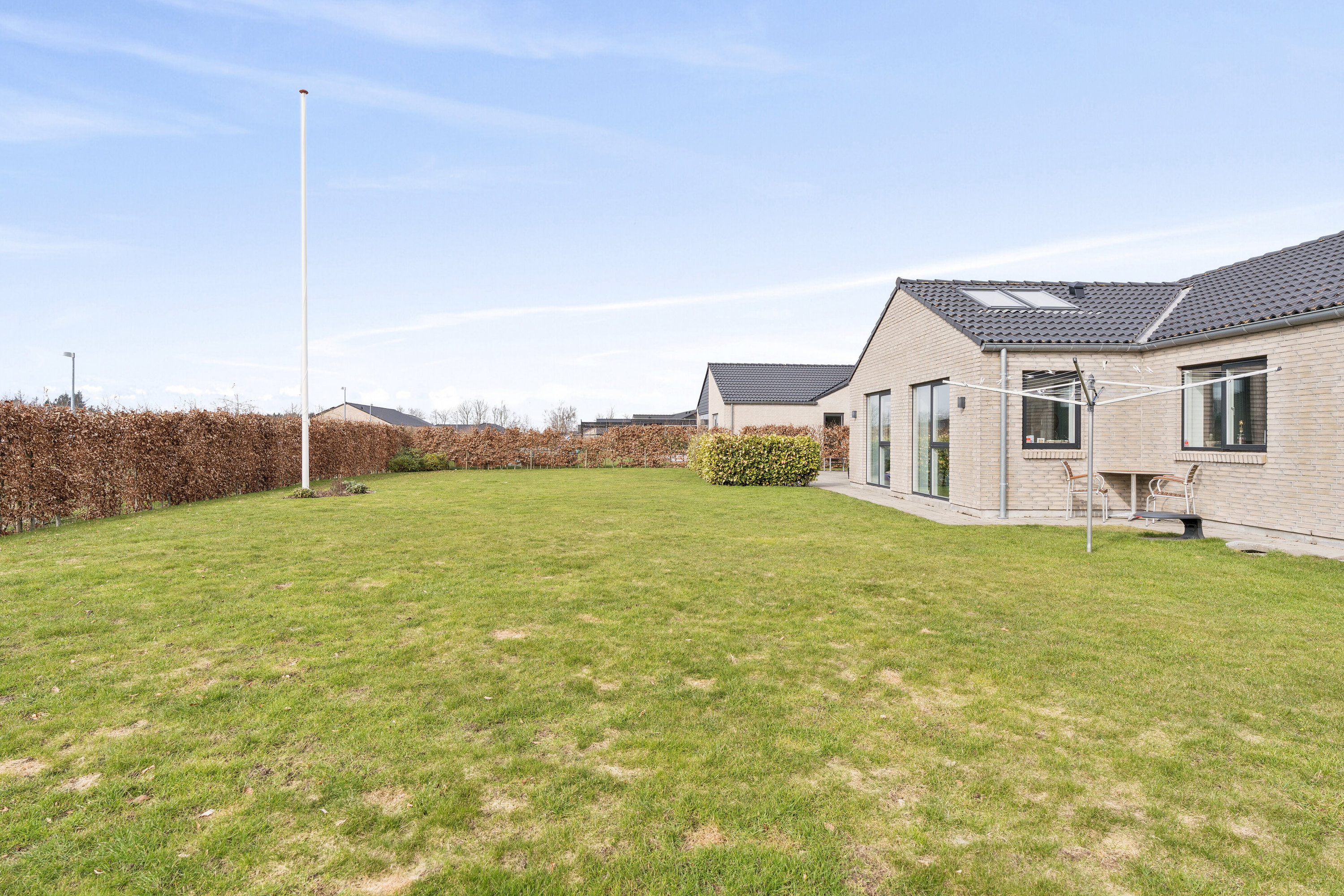 Fremhævet udendørs billede i fuldskærmstilstand. Billede af Tusindbenet 24, 7190 Billund