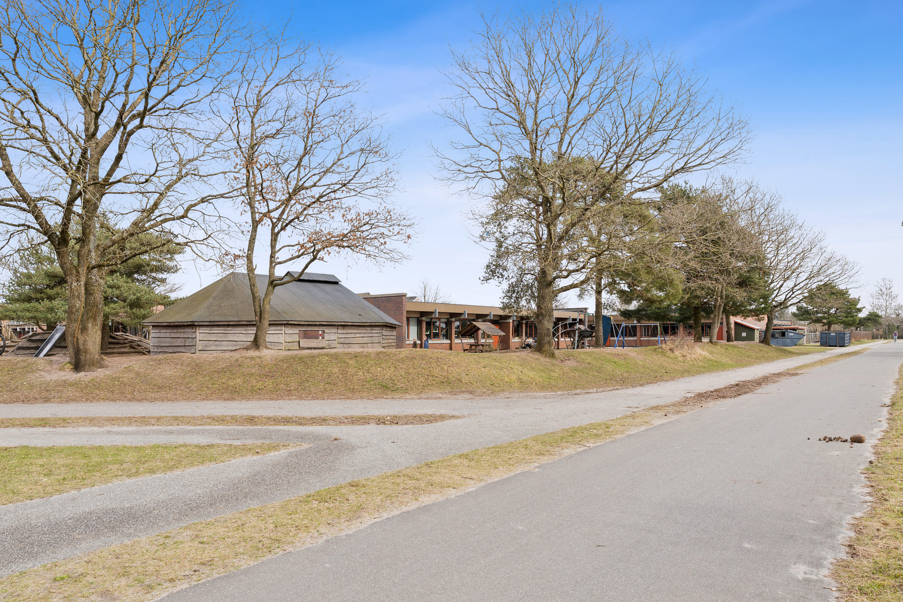 Fremhævet udendørs billede i fuldskærmstilstand. Billede af Tusindbenet 24, 7190 Billund