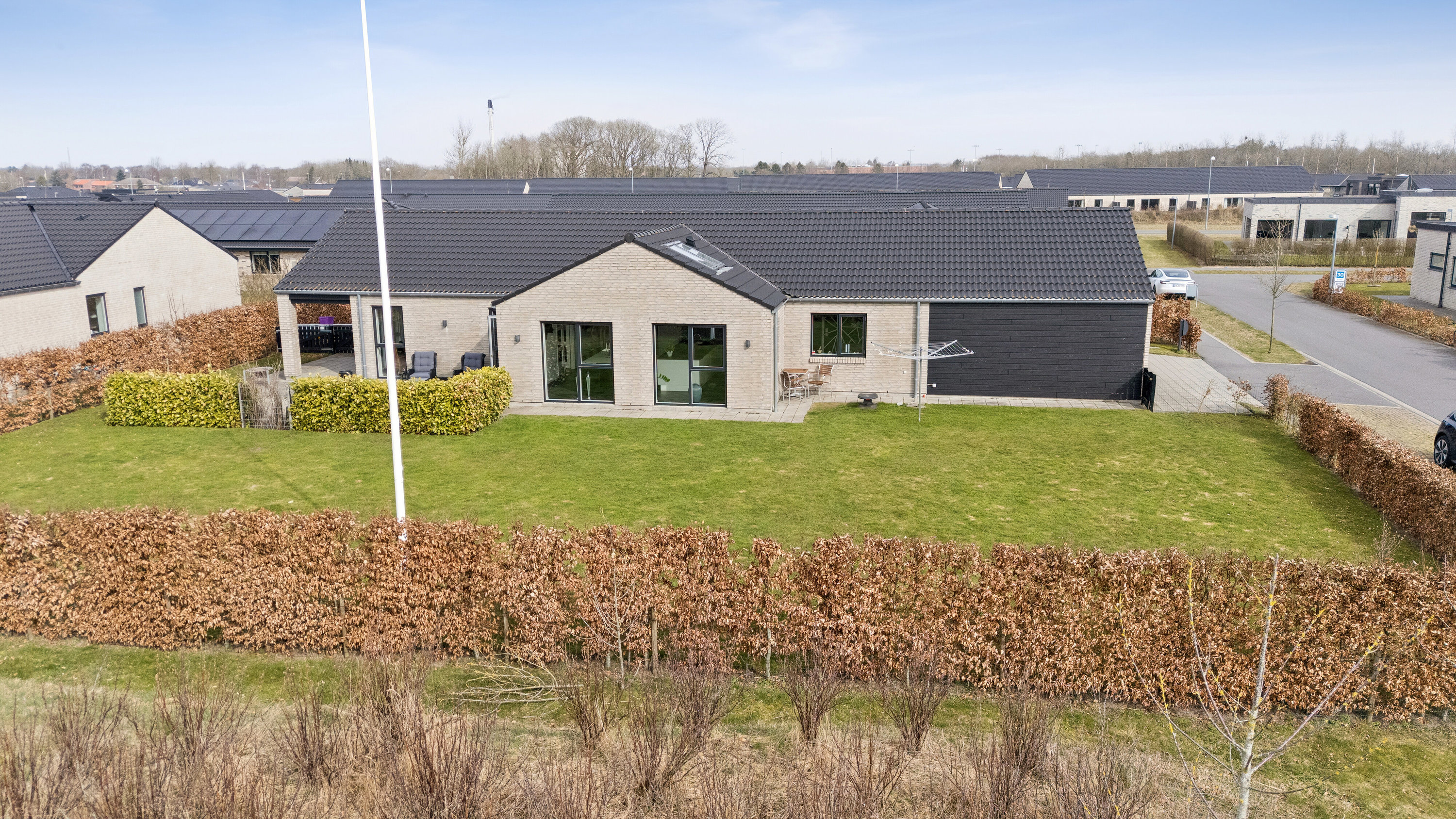 Fremhævet luftfoto billede i fuldskærmstilstand. Billede af Tusindbenet 24, 7190 Billund