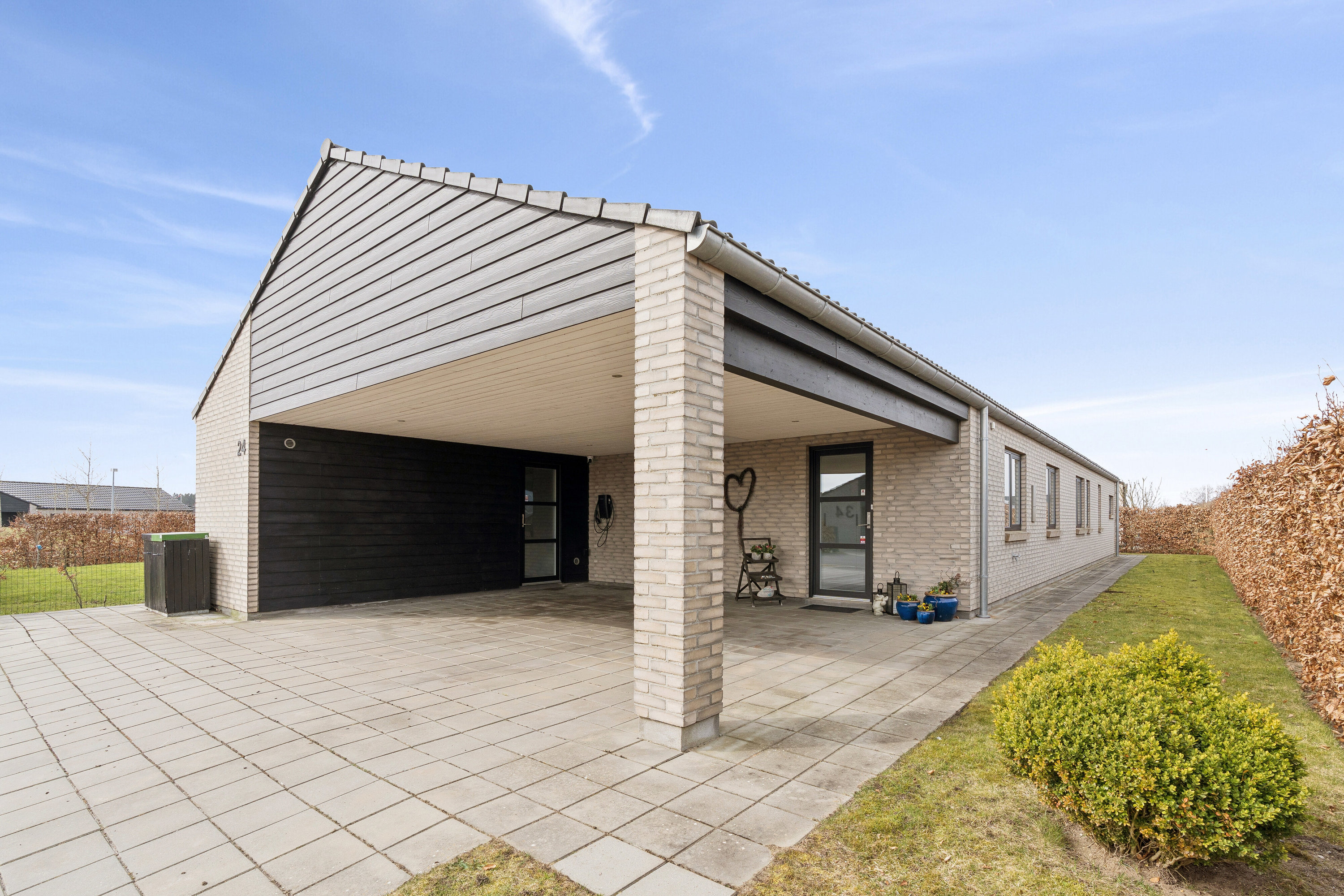 Fremhævet udendørs billede i fuldskærmstilstand. Billede af Tusindbenet 24, 7190 Billund