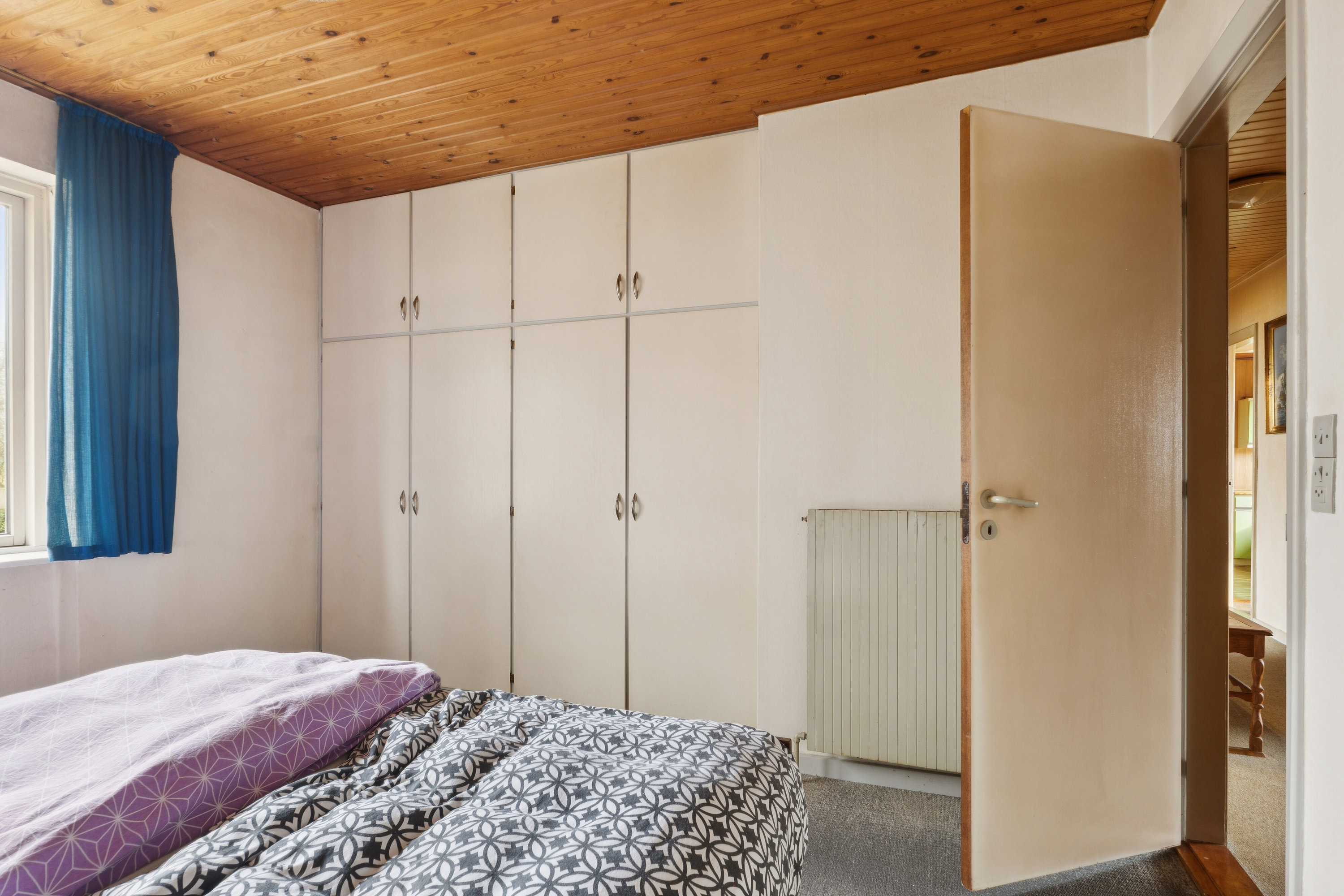 Fremhævet soveværelse billede i fuldskærmstilstand. Billede af Krogsgårdsvej 57, Hvam, 8620 Kjellerup