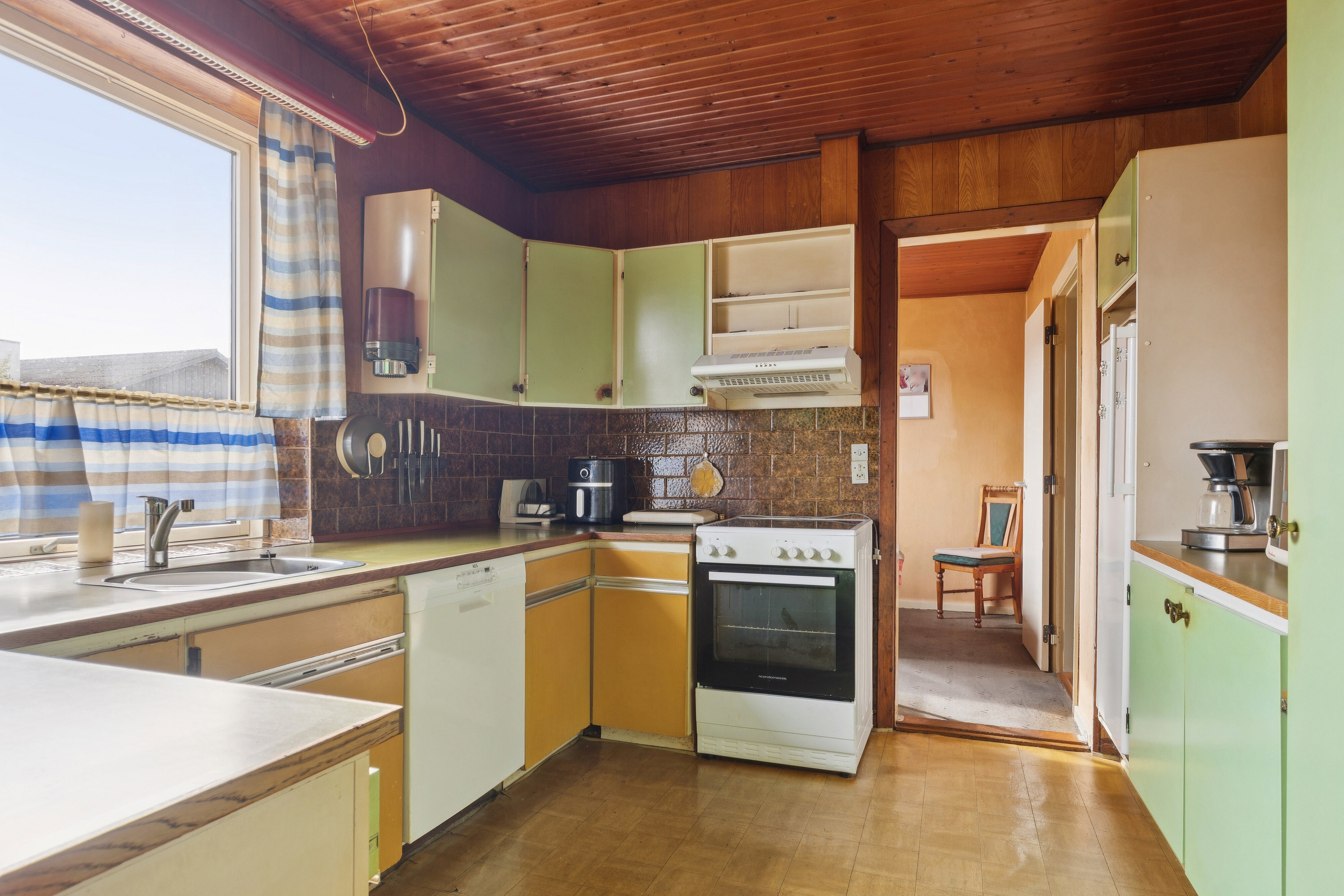 Fremhævet køkken billede i fuldskærmstilstand. Billede af Krogsgårdsvej 57, Hvam, 8620 Kjellerup