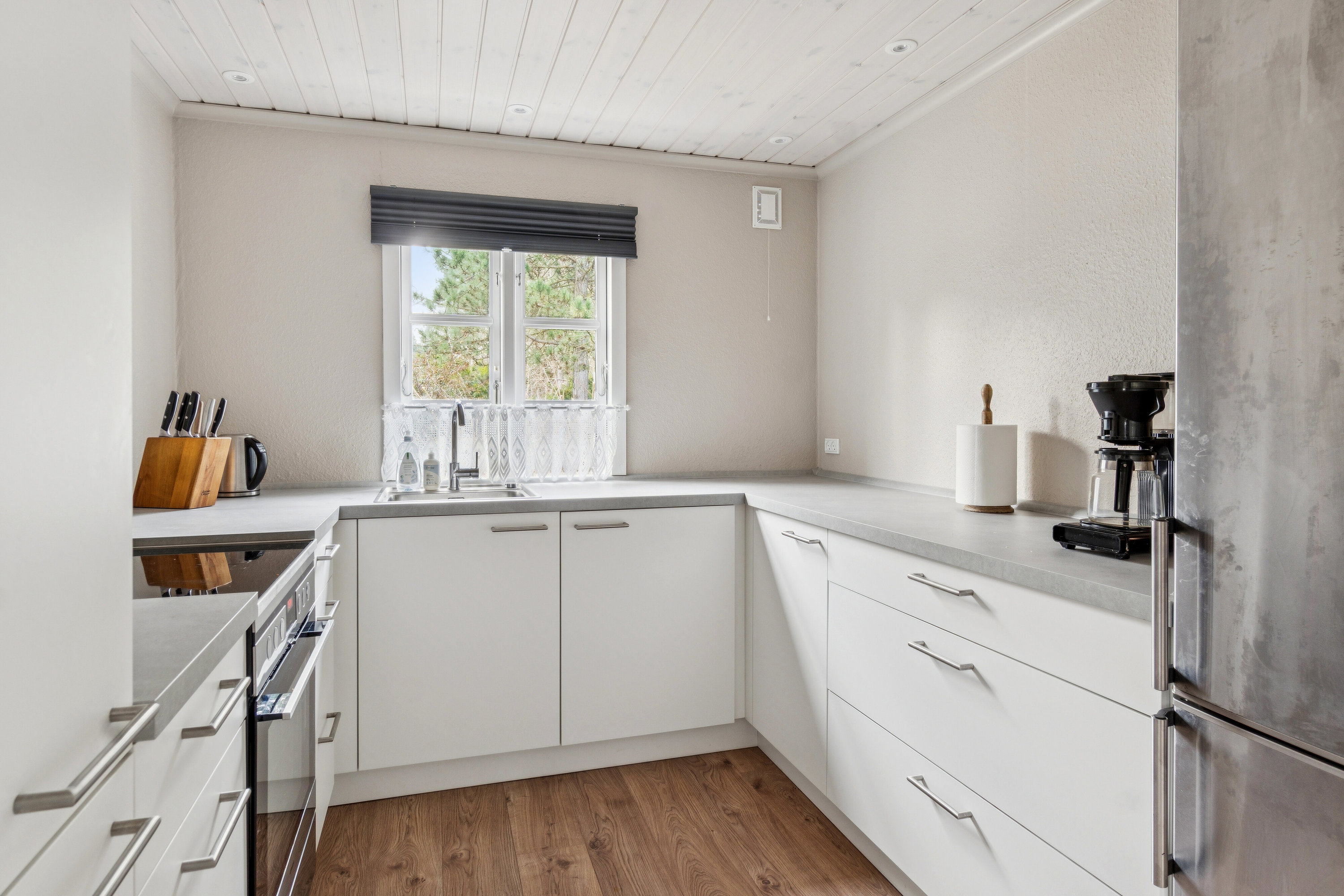 Fremhævet køkken billede i fuldskærmstilstand. Billede af Læhegnet 8, Ell Kohave, 4573 Højby