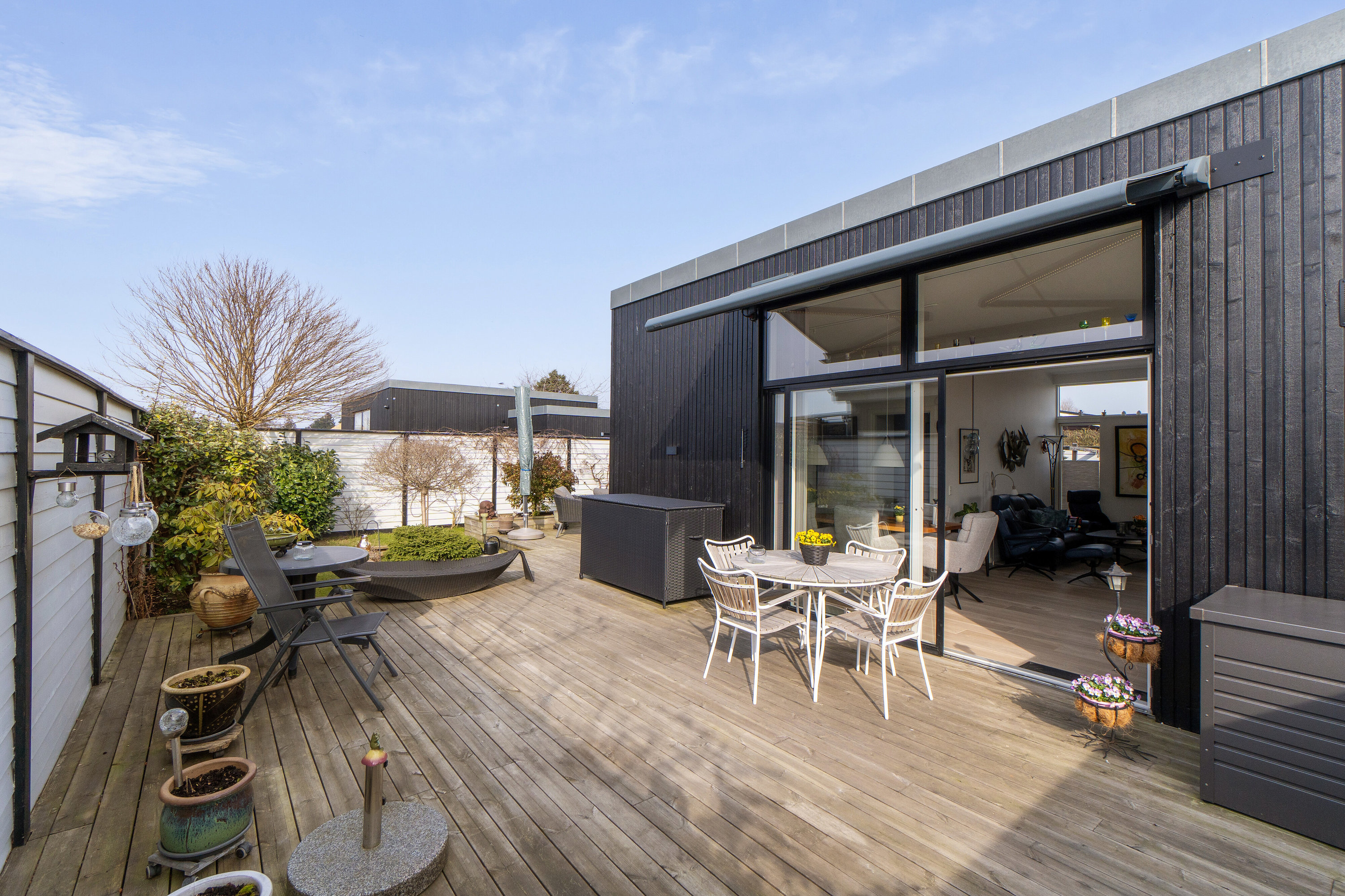 Fremhævet terrasse billede i fuldskærmstilstand. Billede af Træholmen 14, 2650 Hvidovre