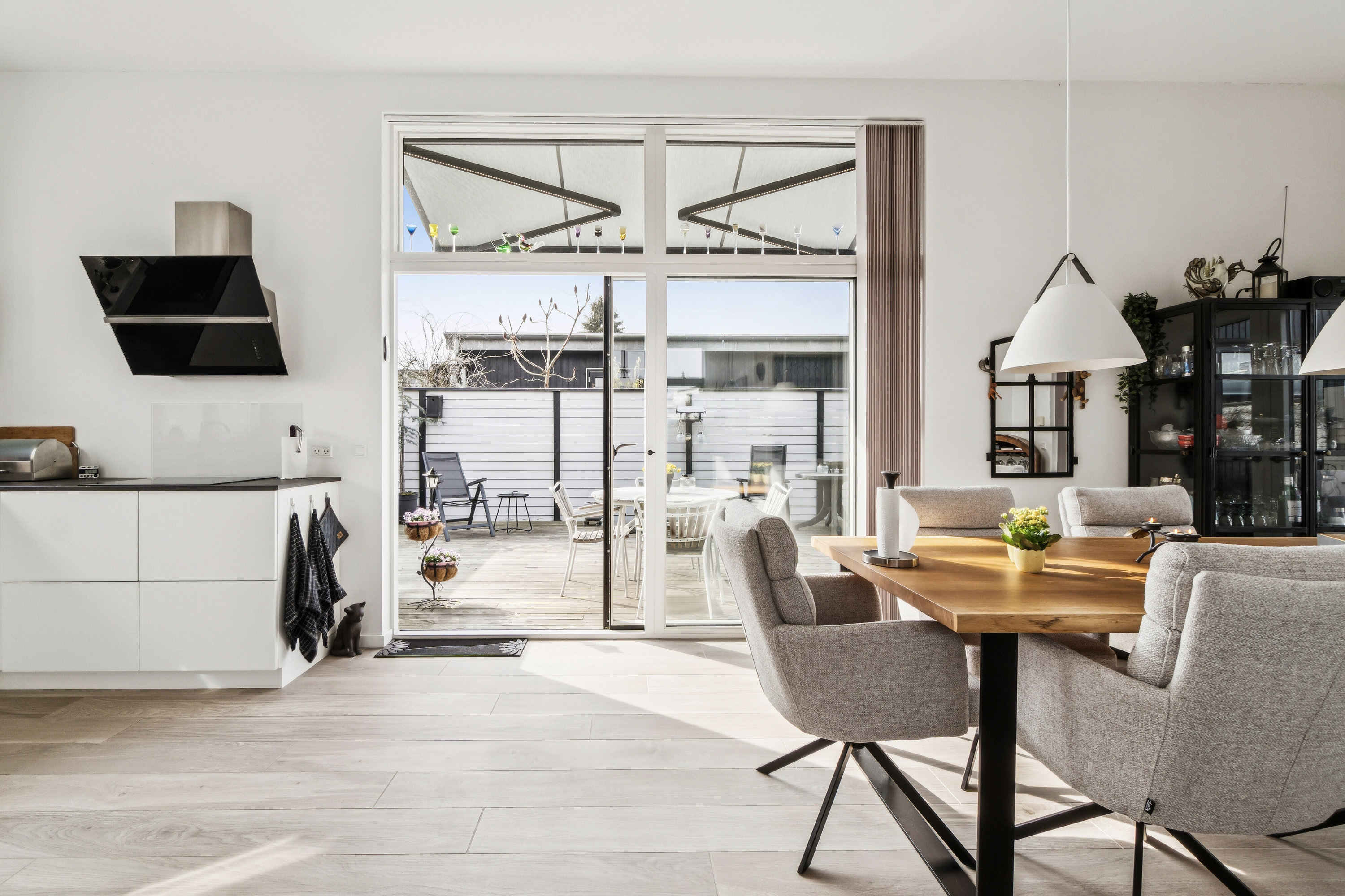 Fremhævet spisestue billede i fuldskærmstilstand. Billede af Træholmen 14, 2650 Hvidovre