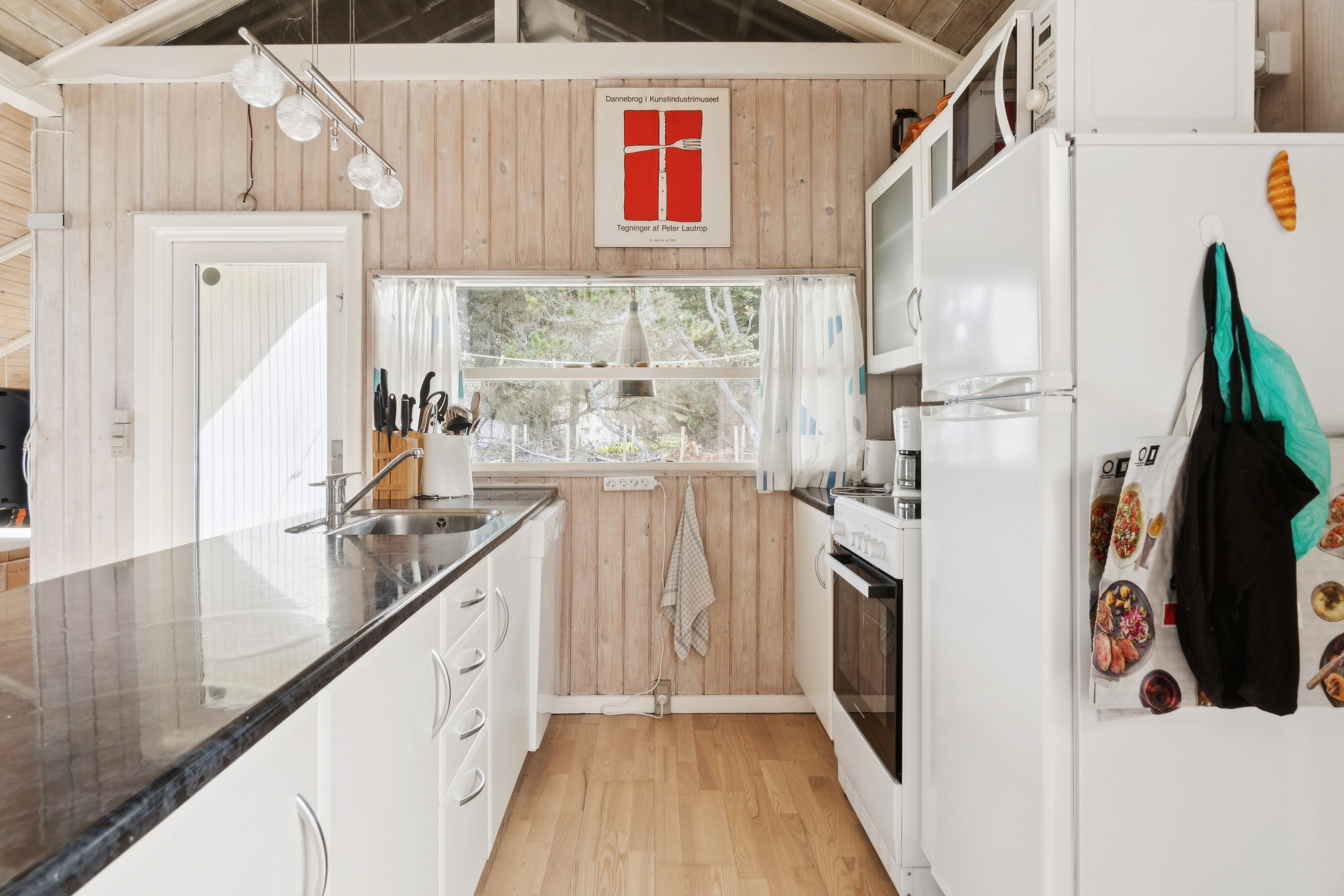 Fremhævet køkken billede i fuldskærmstilstand. Billede af Clemmessti 34 + 36, Klitmøller, 7700 Thisted