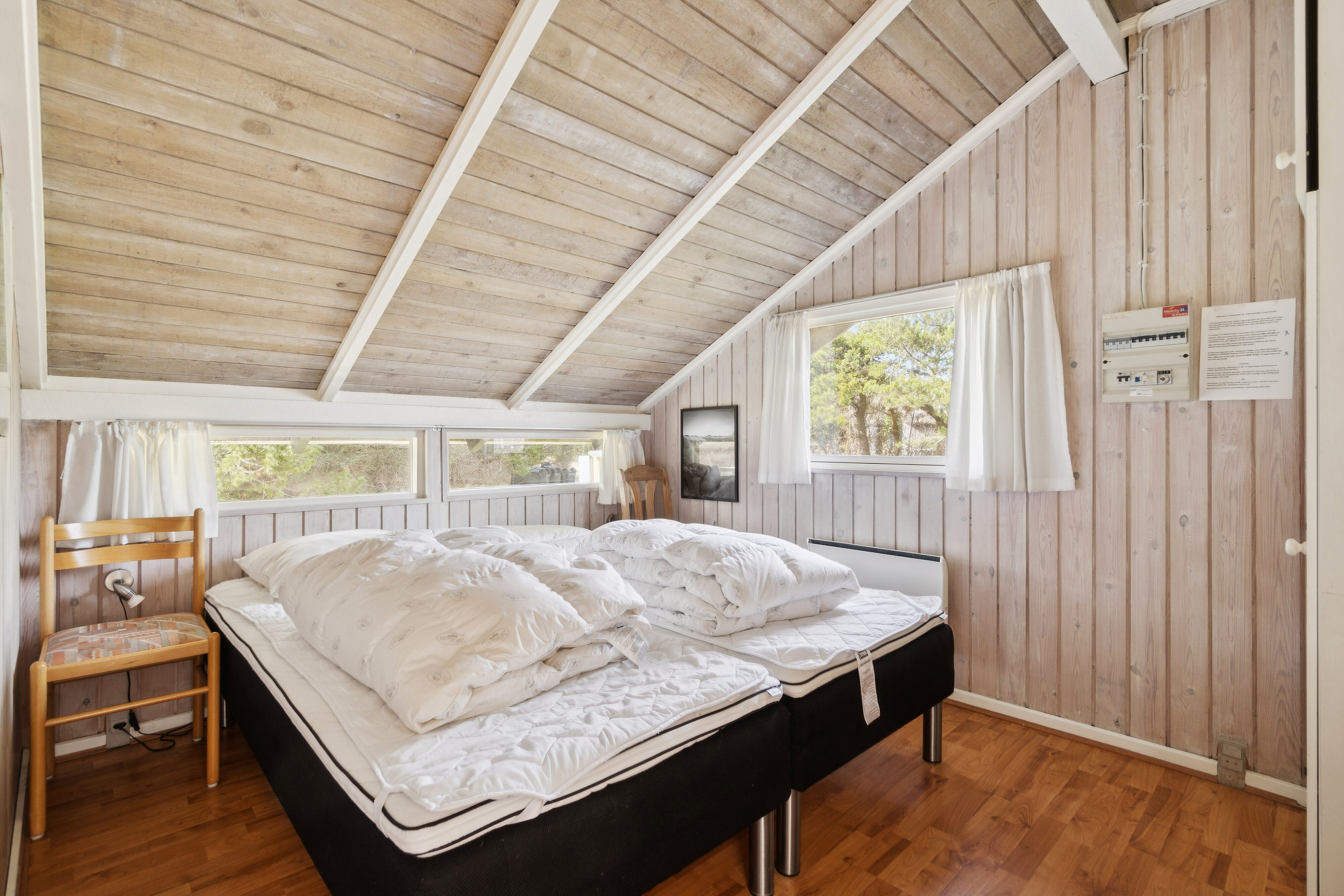 Fremhævet soveværelse billede i fuldskærmstilstand. Billede af Clemmessti 34 + 36, Klitmøller, 7700 Thisted