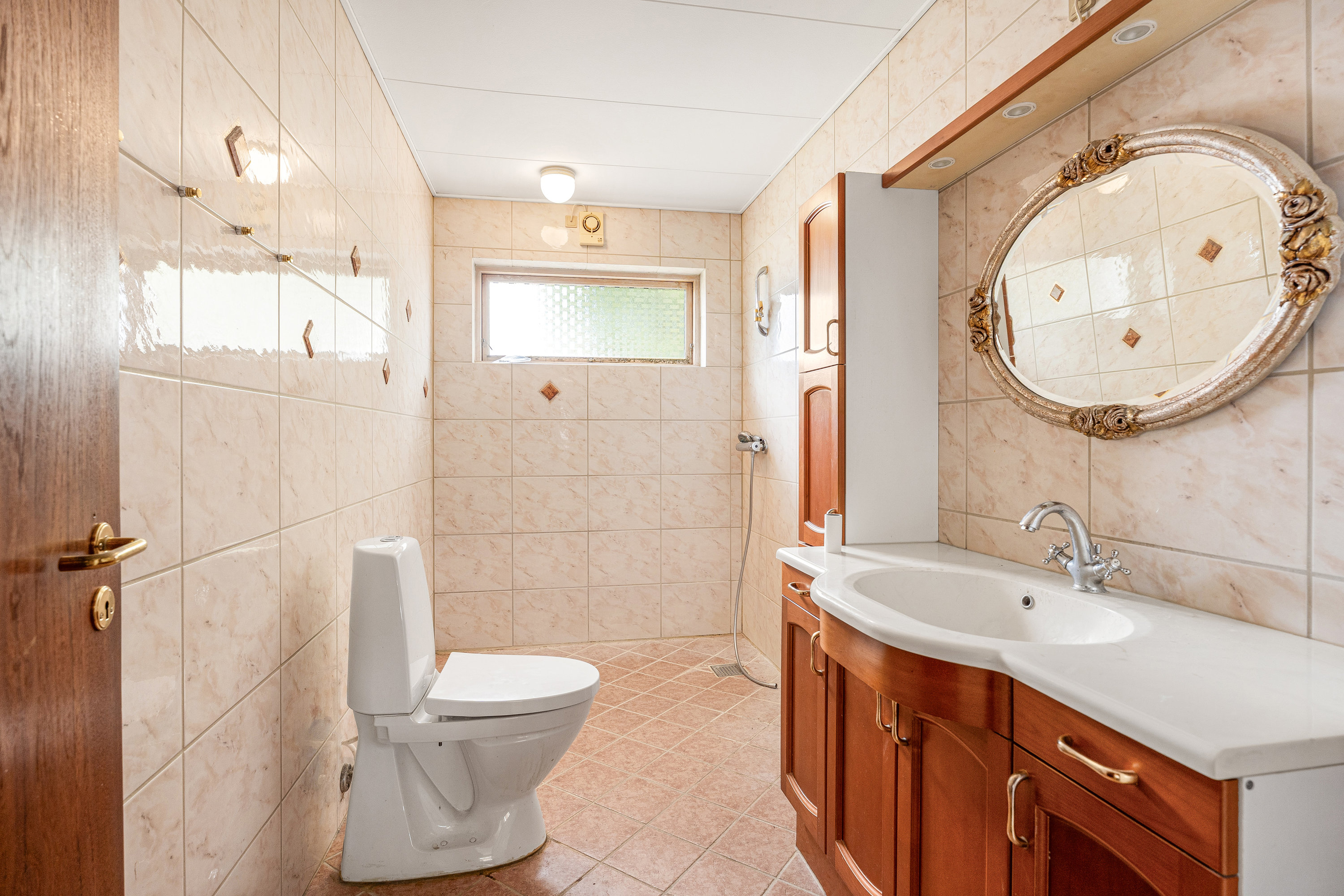 Fremhævet badeværelse billede i fuldskærmstilstand. Billede af Dunmosevej 2, 4960 Holeby