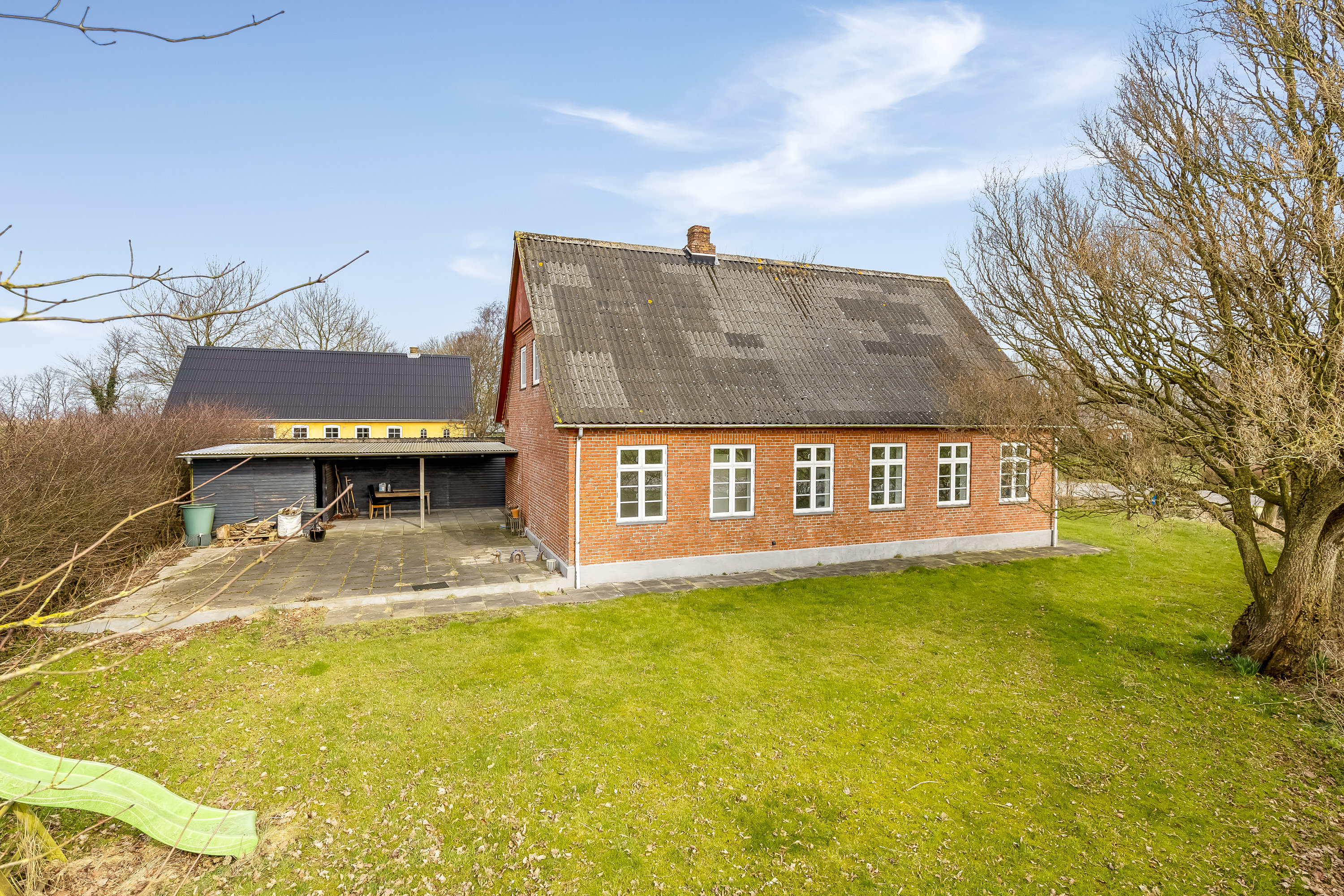 Fremhævet facade billede i fuldskærmstilstand. Billede af Kærmarksvej 50, Birkelev, 6780 Skærbæk