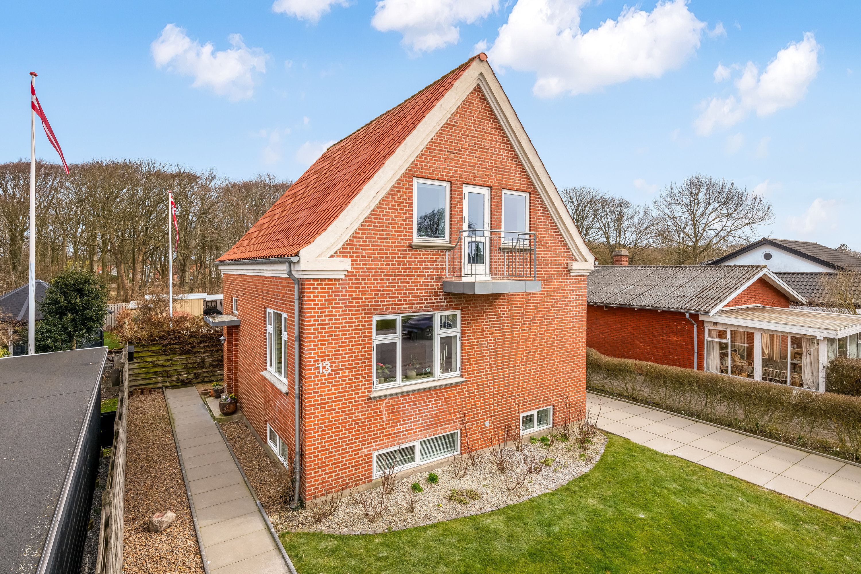 Fremhævet facade billede i fuldskærmstilstand. Billede af Alkjærhøj 13, 6950 Ringkøbing