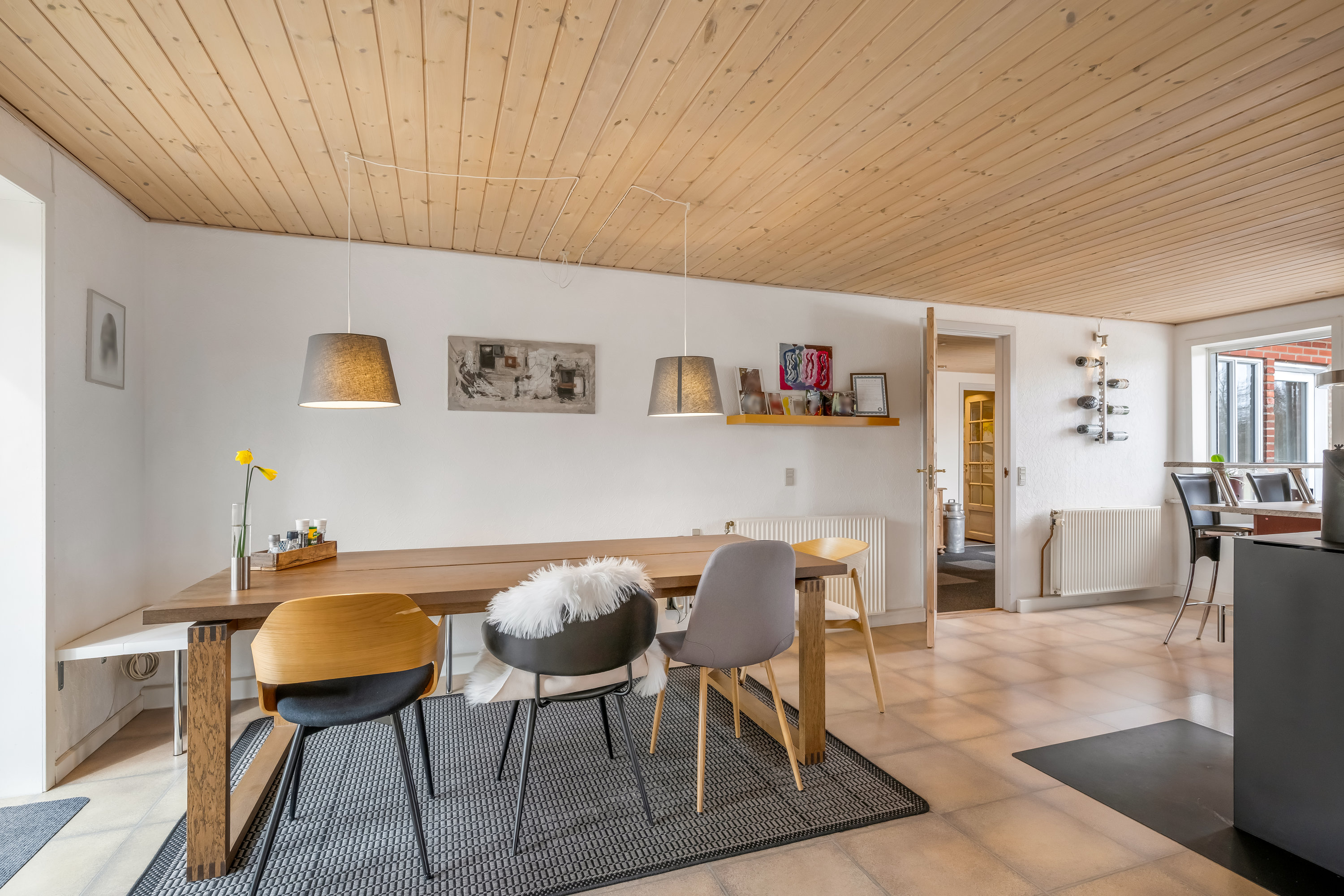 Fremhævet stue billede i fuldskærmstilstand. Billede af Astrupvej 1, Hee, 6950 Ringkøbing