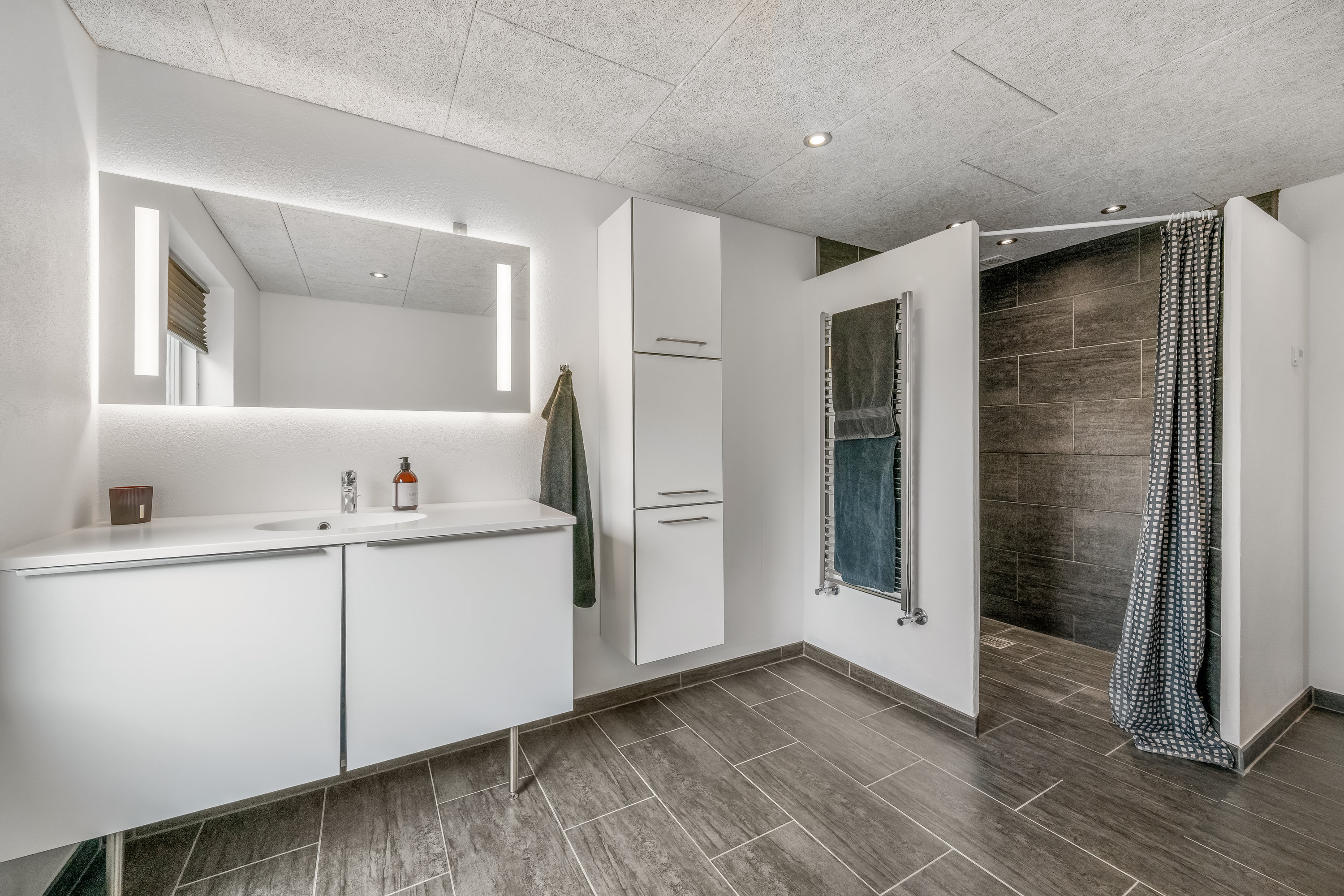 Fremhævet badeværelse billede i fuldskærmstilstand. Billede af Astrupvej 1, Hee, 6950 Ringkøbing