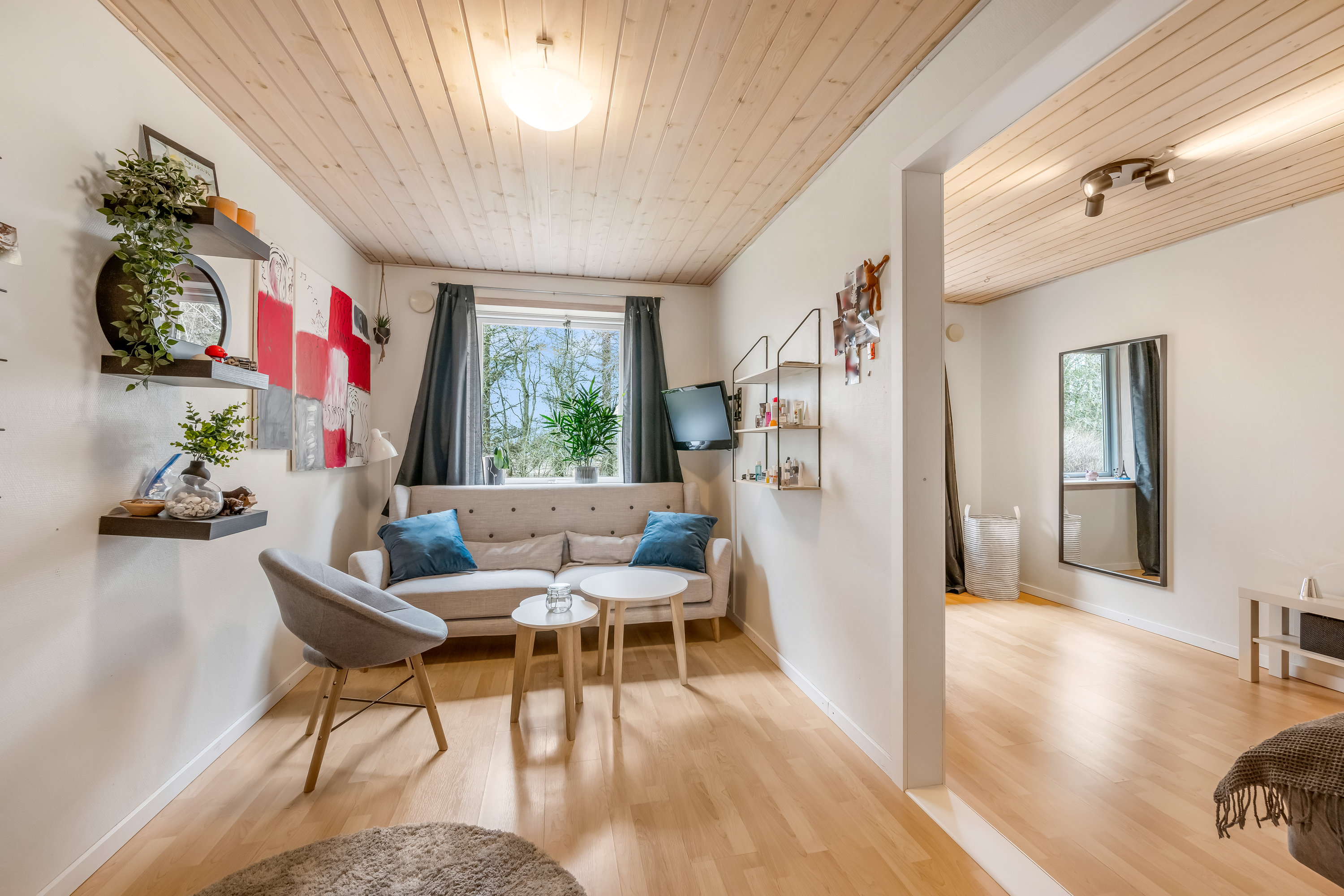 Fremhævet stue billede i fuldskærmstilstand. Billede af Astrupvej 1, Hee, 6950 Ringkøbing