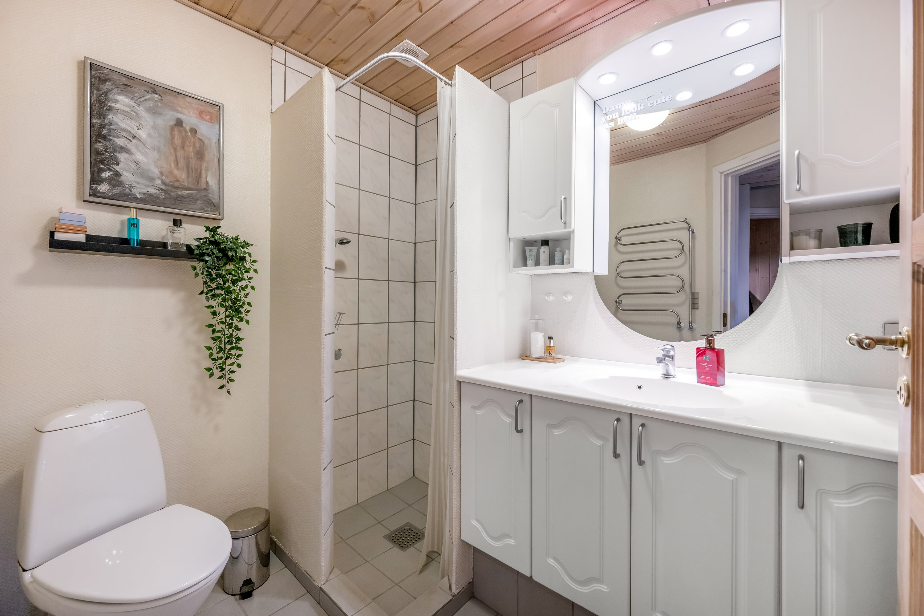 Fremhævet badeværelse billede i fuldskærmstilstand. Billede af Astrupvej 1, Hee, 6950 Ringkøbing