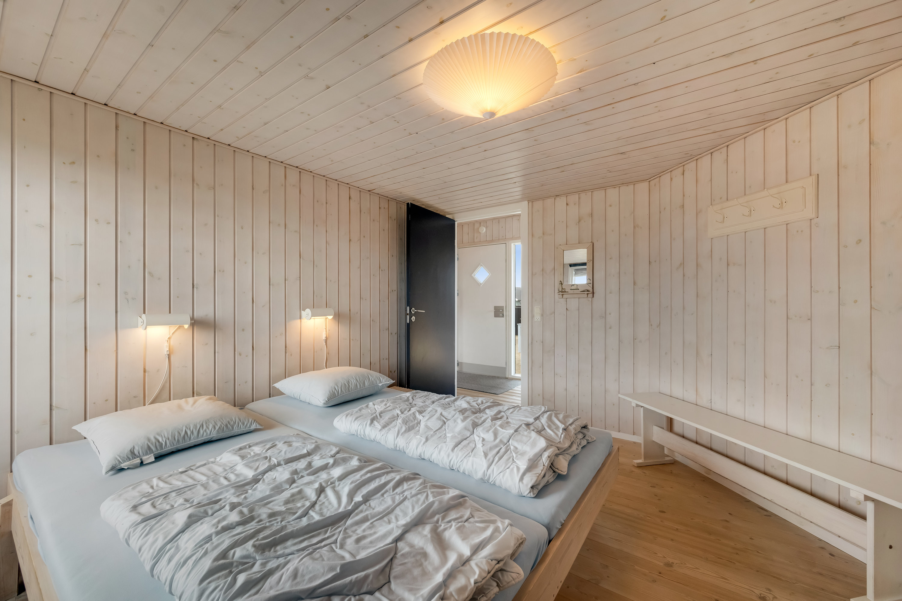 Fremhævet soveværelse billede i fuldskærmstilstand. Billede af Arvidvej 62, Bjerregaard, 6960 Hvide Sande