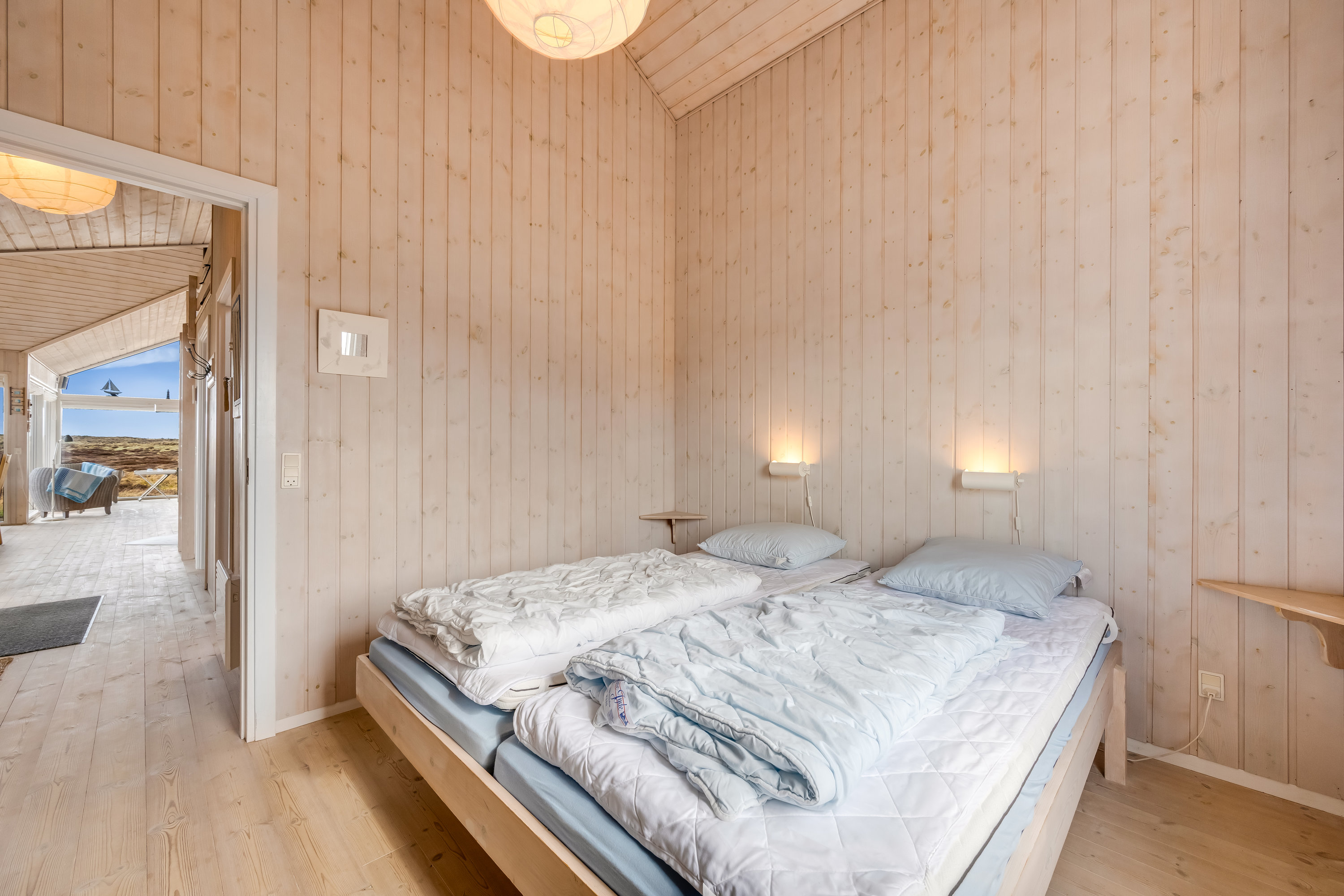 Fremhævet soveværelse billede i fuldskærmstilstand. Billede af Arvidvej 62, Bjerregaard, 6960 Hvide Sande