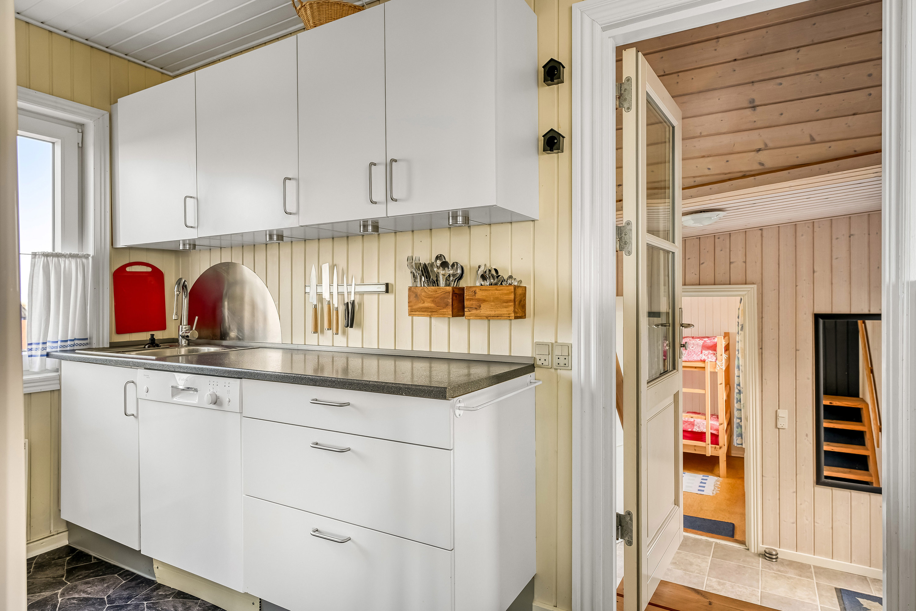 Fremhævet køkken billede i fuldskærmstilstand. Billede af Nordvej 17A, 6853 Vejers Strand