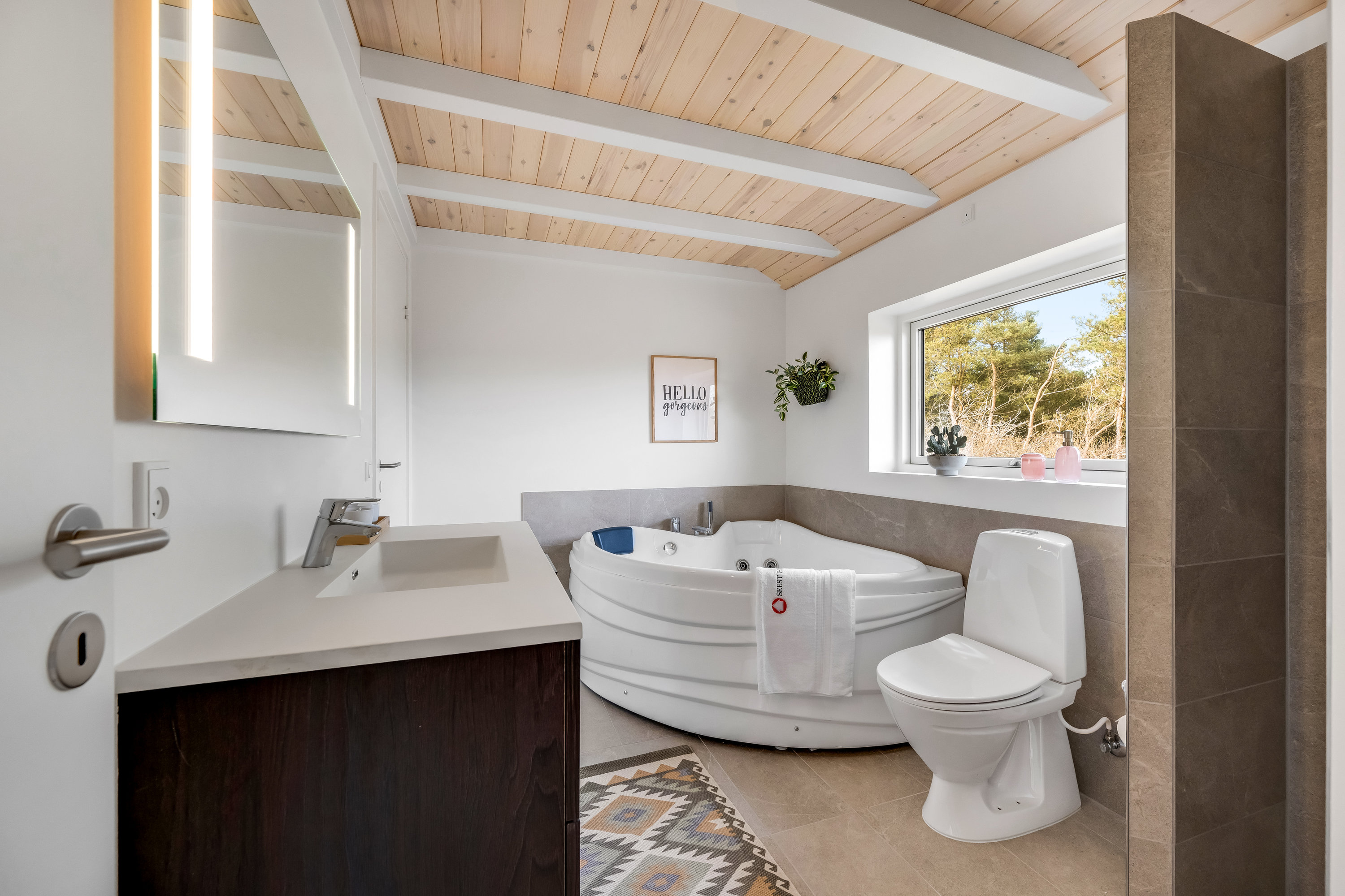 Fremhævet badeværelse billede i fuldskærmstilstand. Billede af Sigfred Jensens Vej 14, Bjerregaard, 6960 Hvide Sande