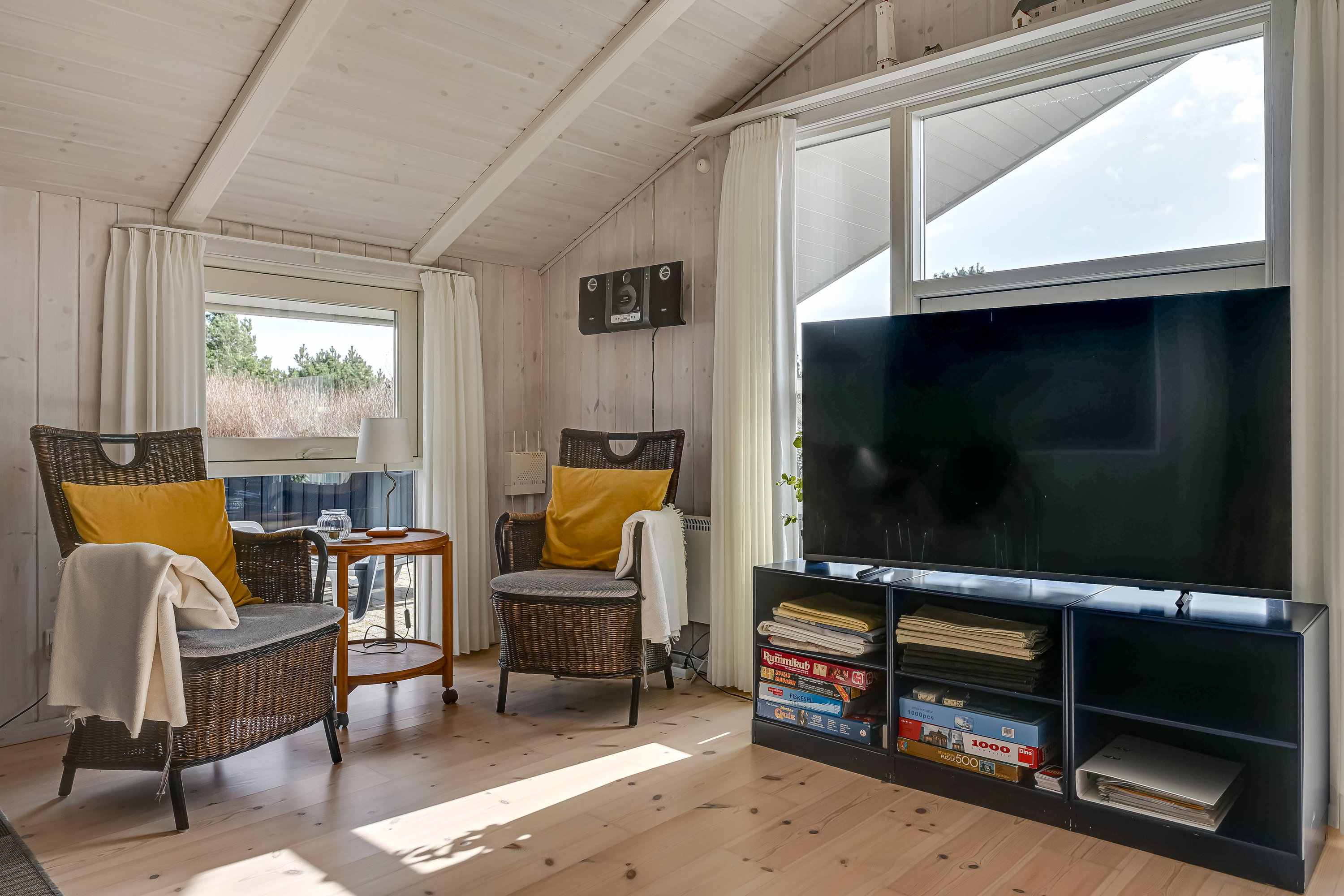 Fremhævet stue billede i fuldskærmstilstand. Billede af Solhaven 5, 6857 Blåvand