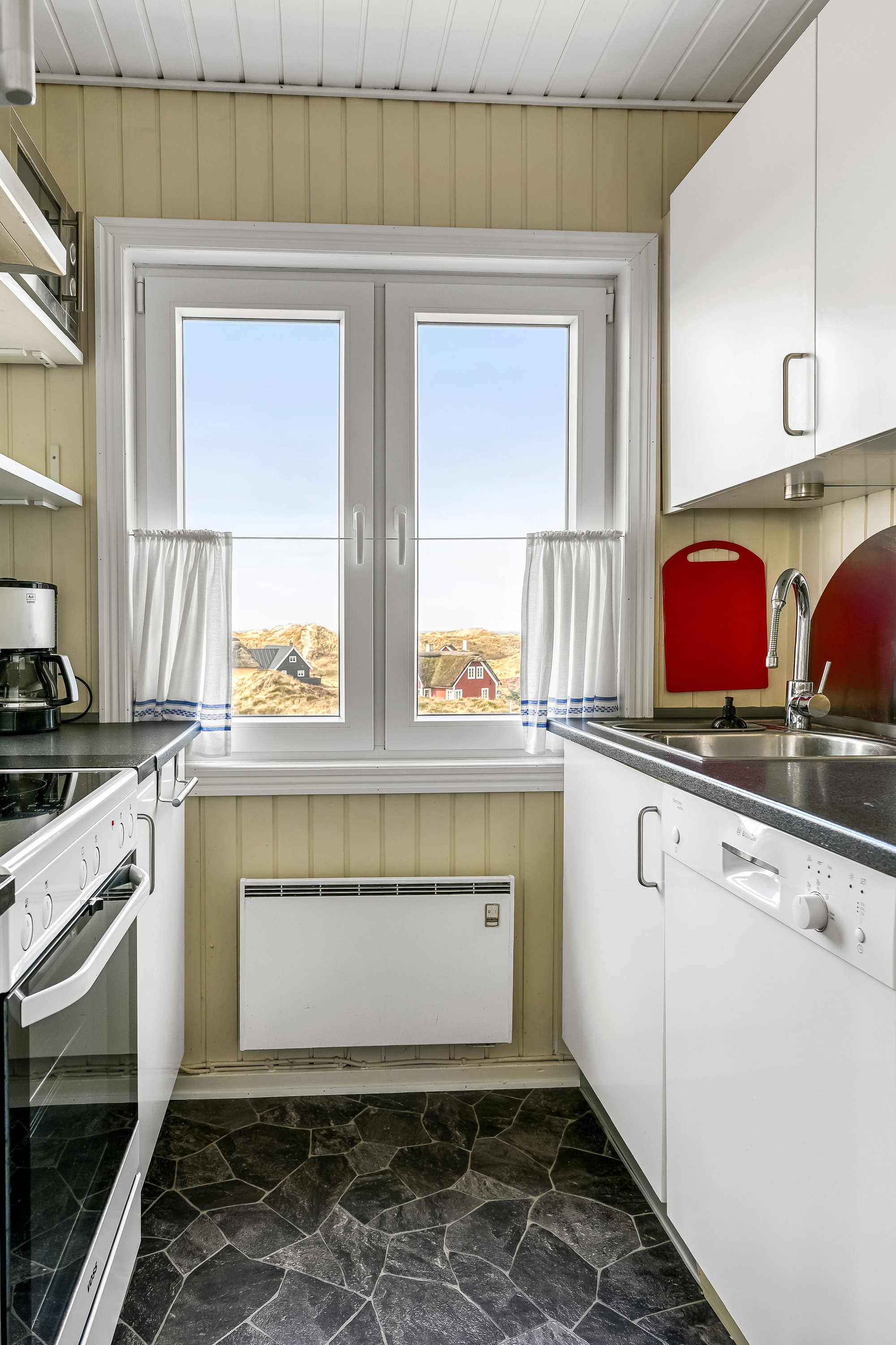 Fremhævet køkken billede i fuldskærmstilstand. Billede af Nordvej 17A, 6853 Vejers Strand