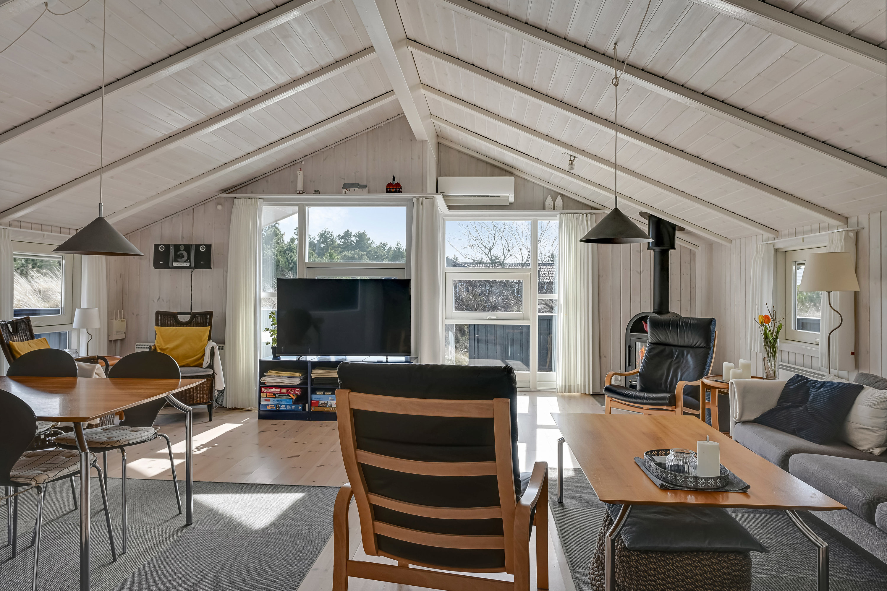 Fremhævet stue billede i fuldskærmstilstand. Billede af Solhaven 5, 6857 Blåvand