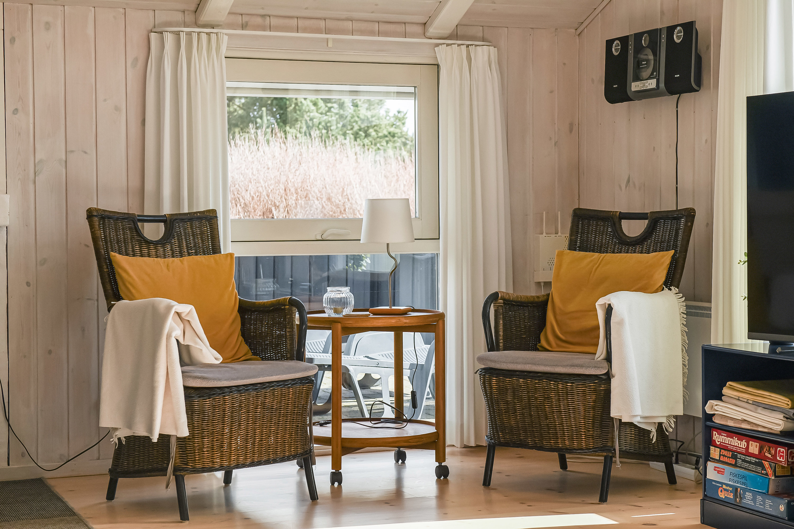 Fremhævet stue billede i fuldskærmstilstand. Billede af Solhaven 5, 6857 Blåvand