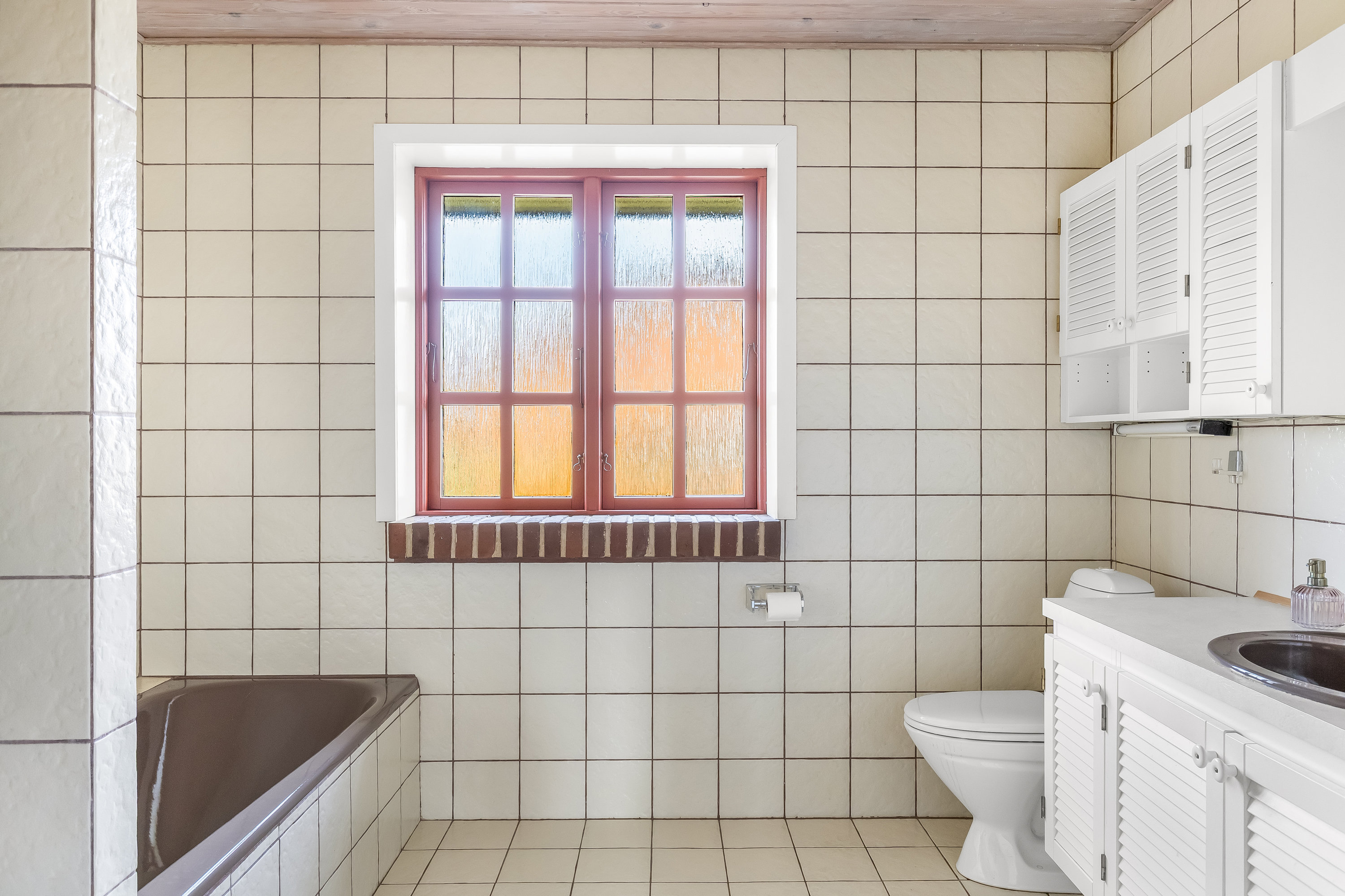 Fremhævet toilet billede i fuldskærmstilstand. Billede af Sandemandsvej 3, Brøns, 6780 Skærbæk