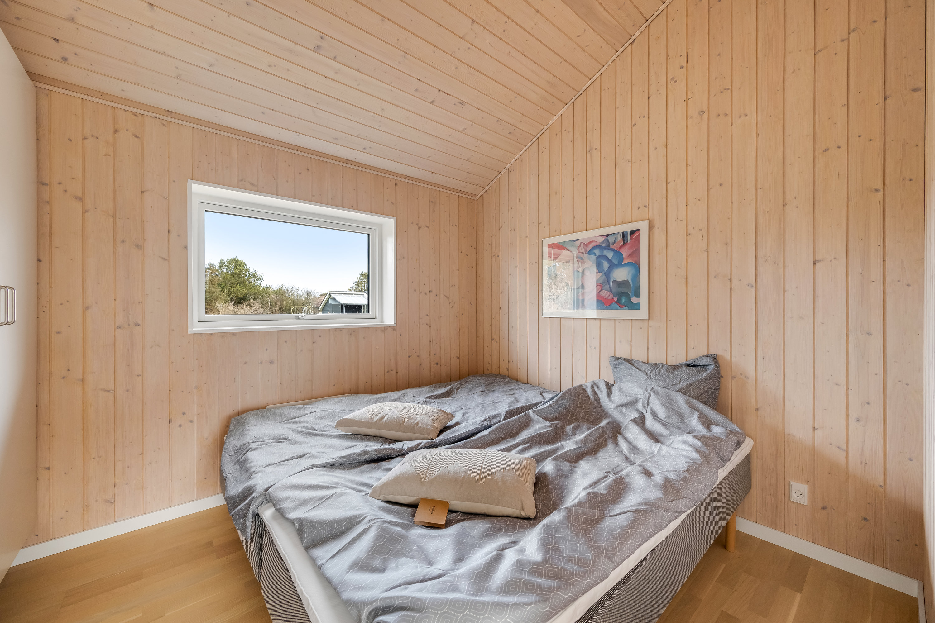 Fremhævet soveværelse billede i fuldskærmstilstand. Billede af Sigfred Jensens Vej 14, Bjerregaard, 6960 Hvide Sande