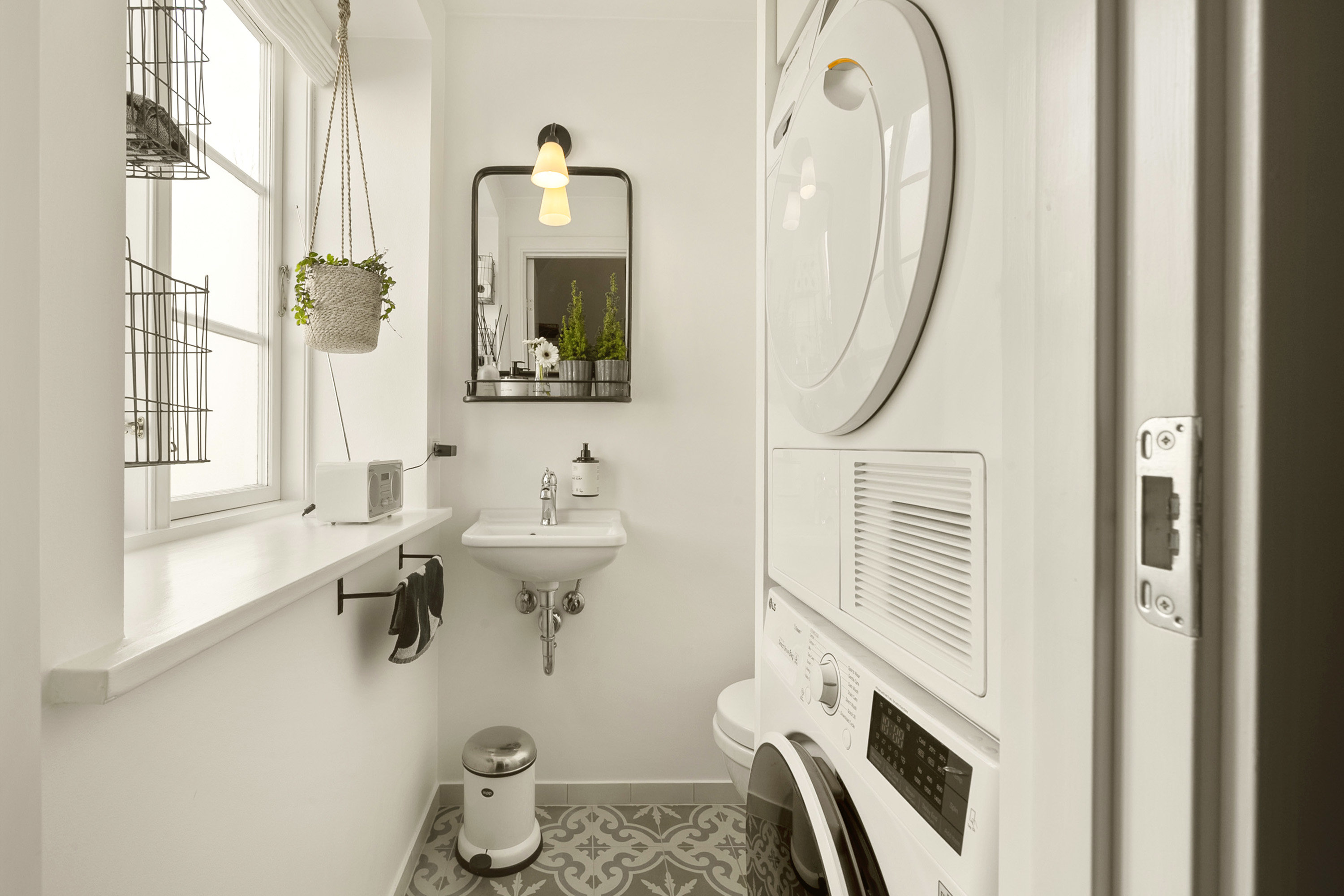 Fremhævet toilet billede i fuldskærmstilstand. Billede af Nygade 42, 6200 Aabenraa