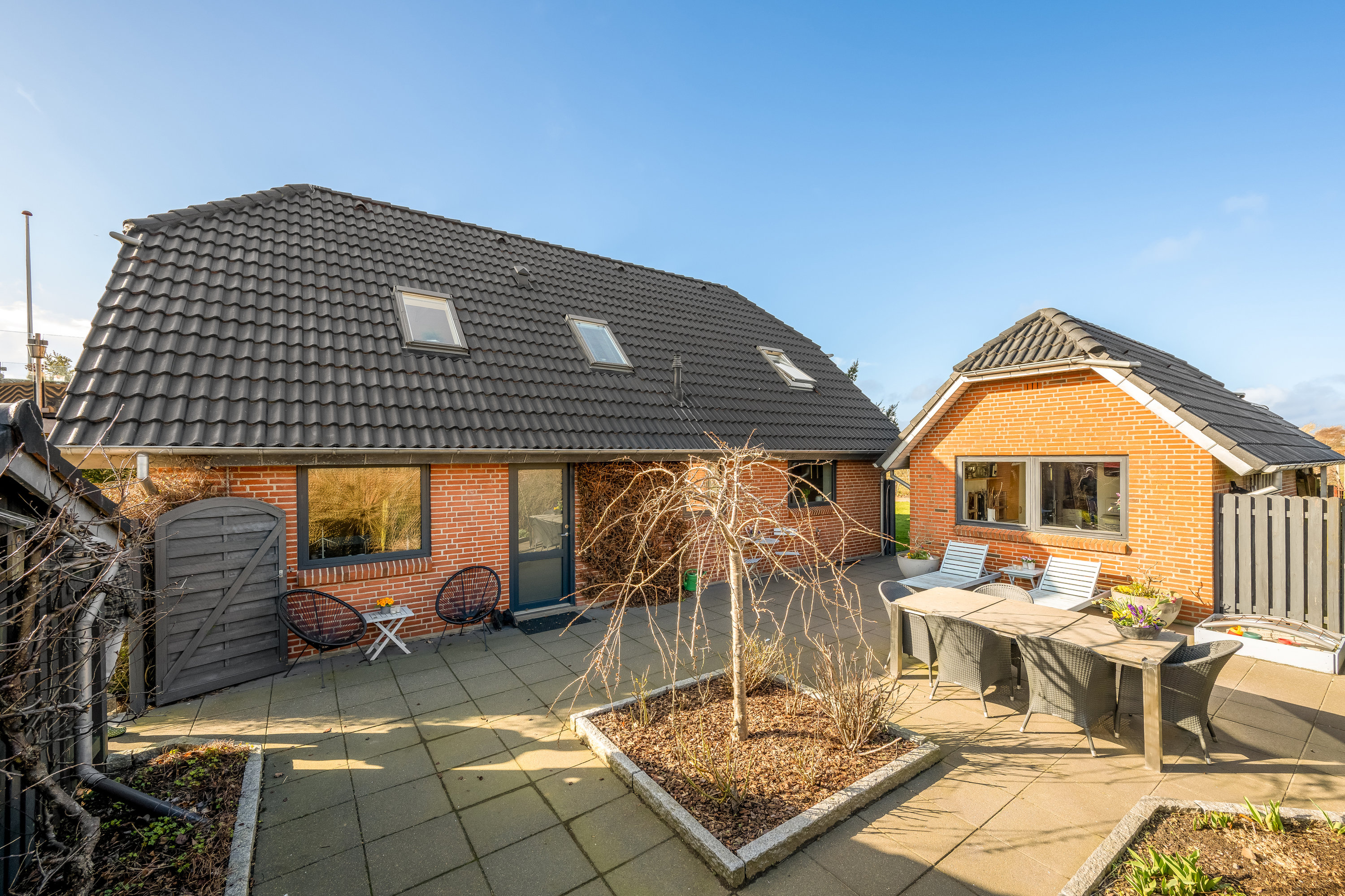 Fremhævet facade billede i fuldskærmstilstand. Billede af Kernevej 35, Højmark, 6940 Lem St