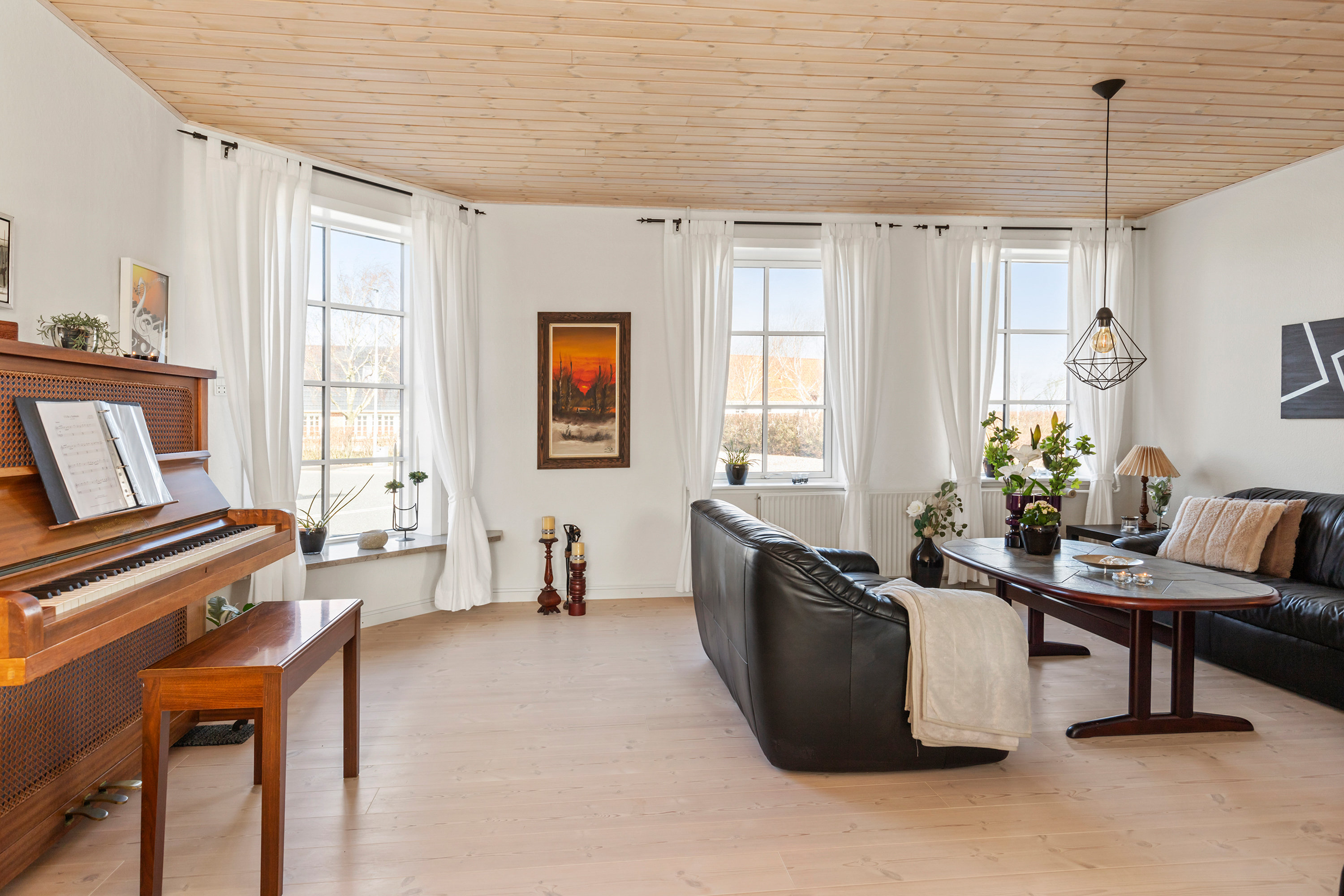 Fremhævet stue billede i fuldskærmstilstand. Billede af Gl Landevej 2, Klim, 9690 Fjerritslev