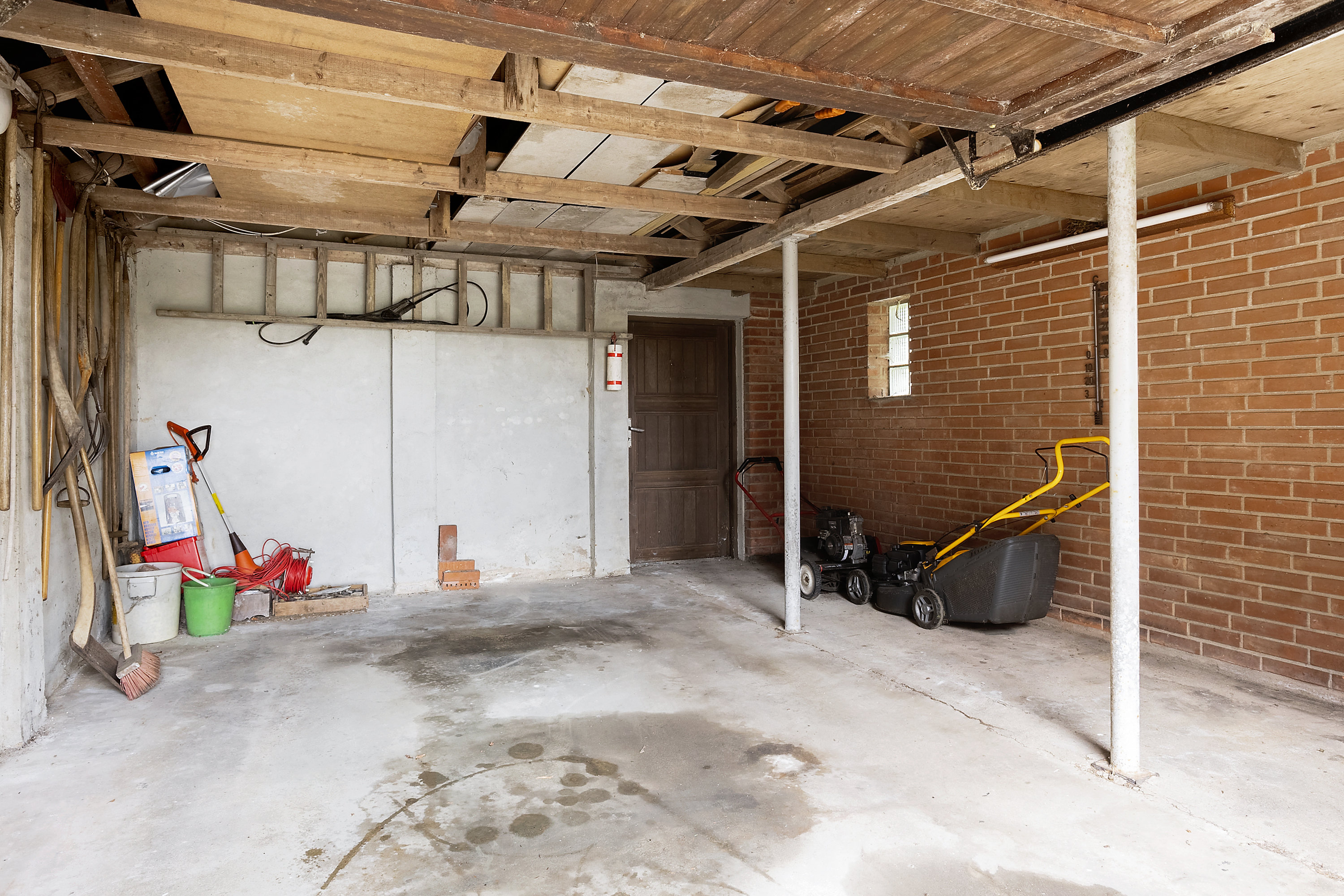 Fremhævet garage billede i fuldskærmstilstand. Billede af Ladelundvej 102, Malt, 6600 Vejen