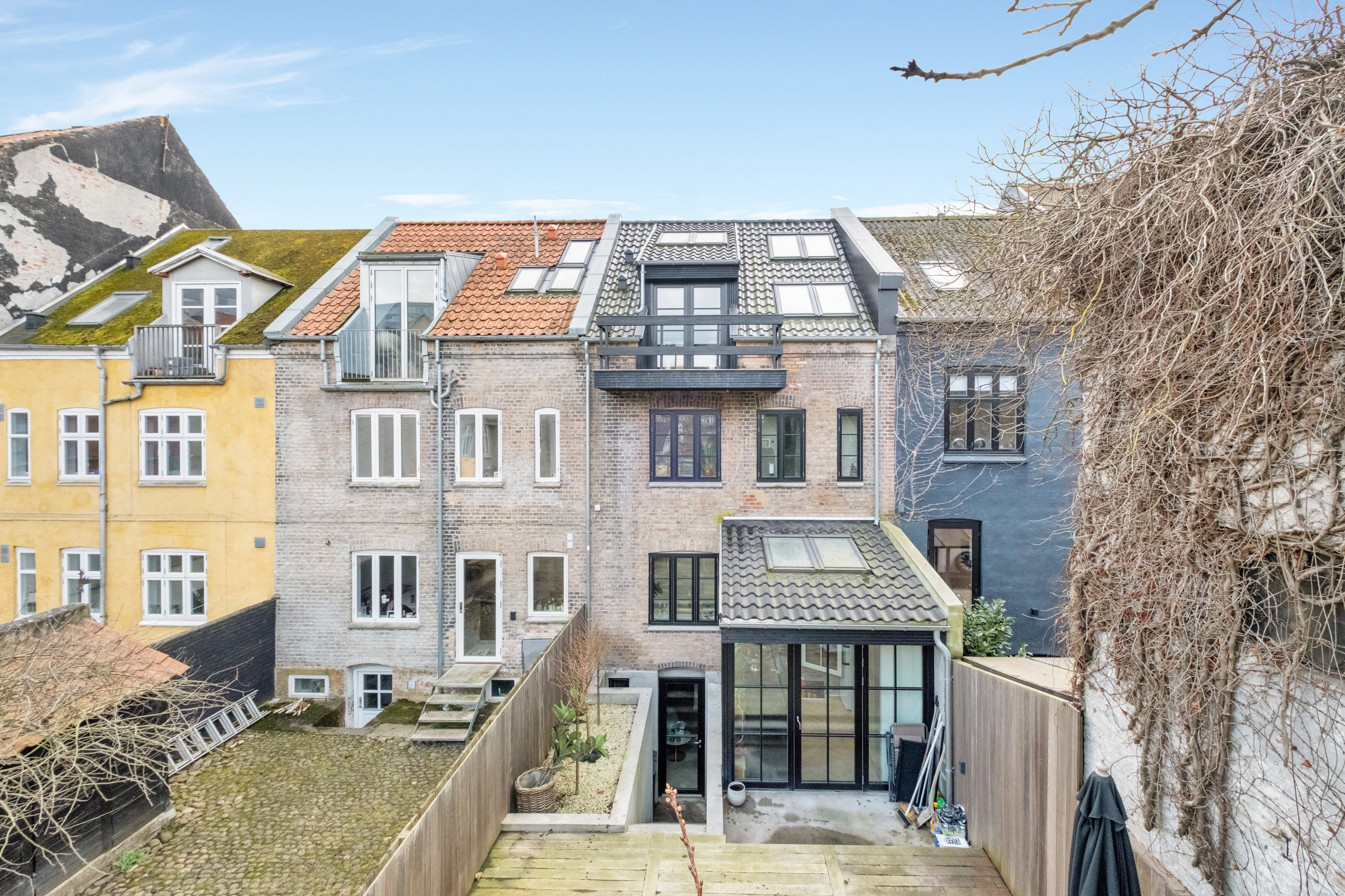 Fremhævet bag facade billede i fuldskærmstilstand. Billede af Brammersgade 23, 8000 Aarhus C