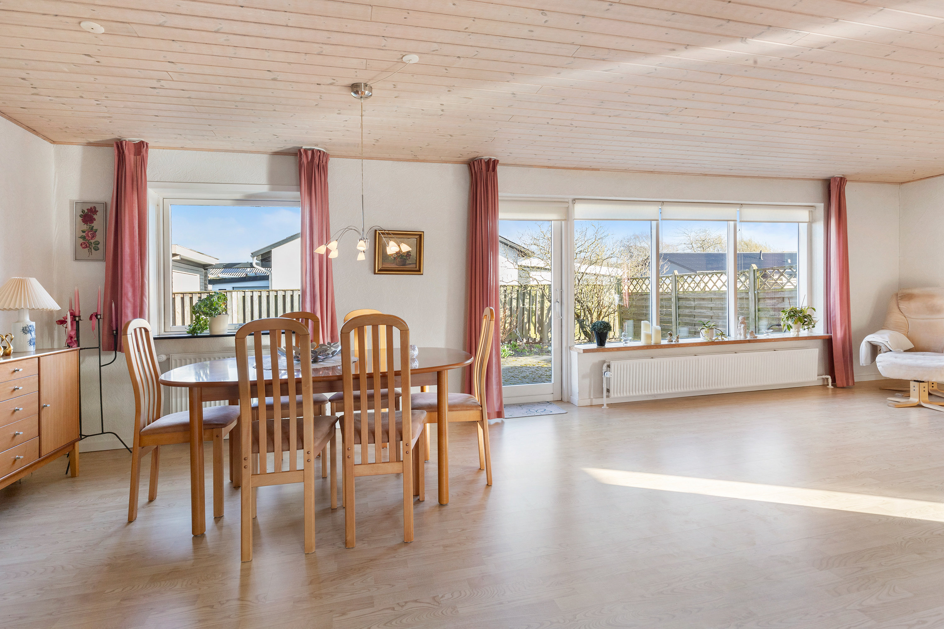 Fremhævet stue billede i fuldskærmstilstand. Billede af Skaldvej 8, Birkelse, 9440 Aabybro