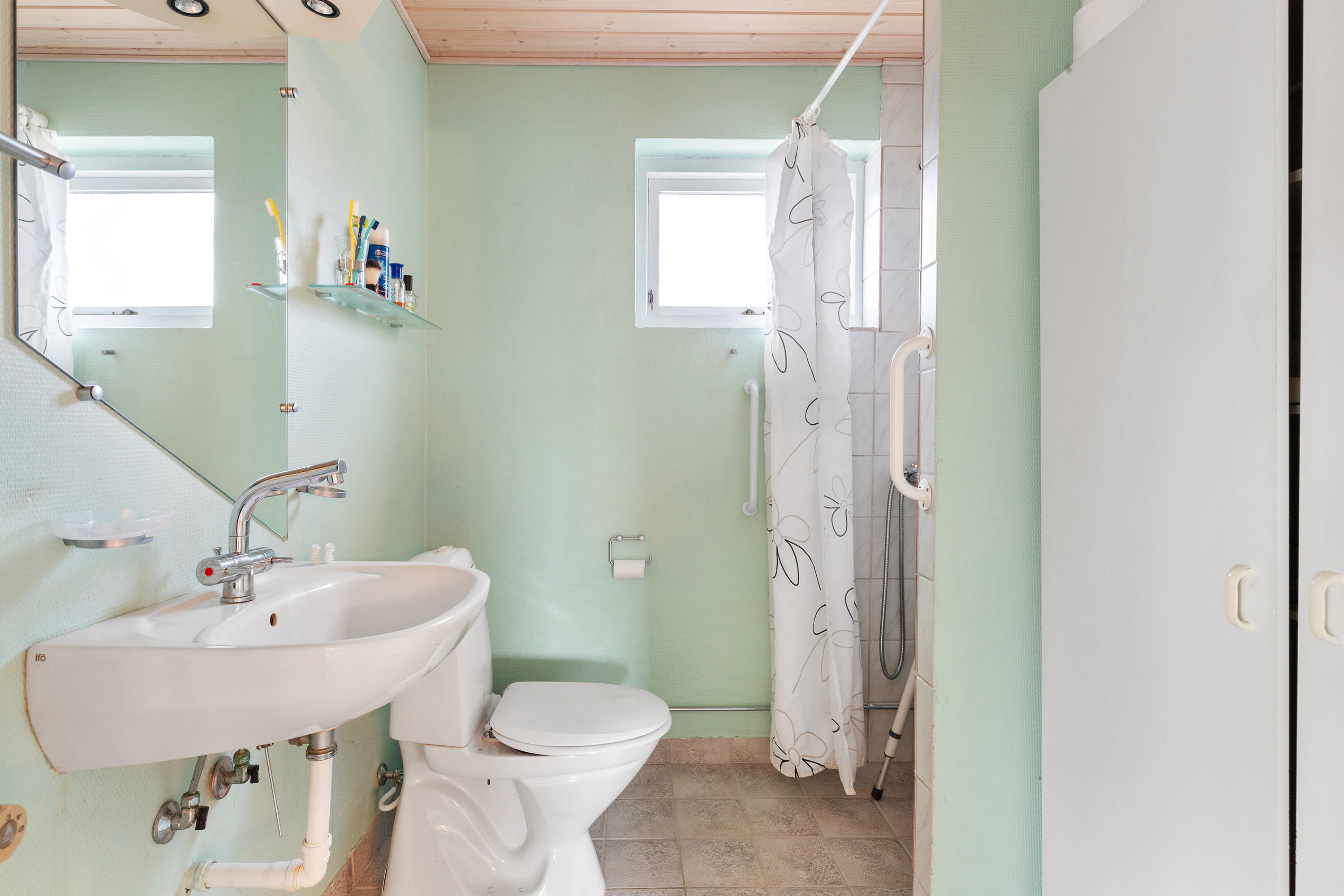 Fremhævet badeværelse billede i fuldskærmstilstand. Billede af Skaldvej 8, Birkelse, 9440 Aabybro