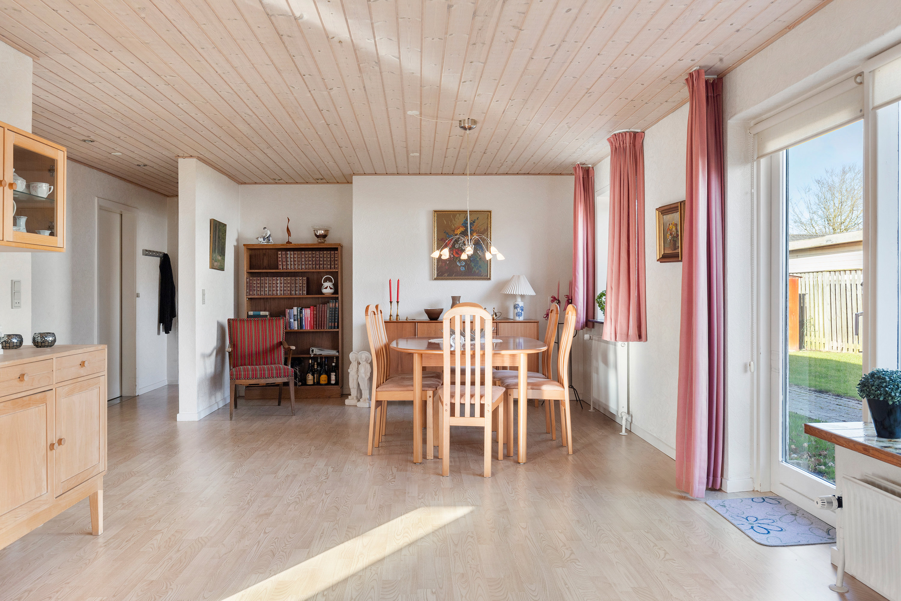 Fremhævet stue billede i fuldskærmstilstand. Billede af Skaldvej 8, Birkelse, 9440 Aabybro